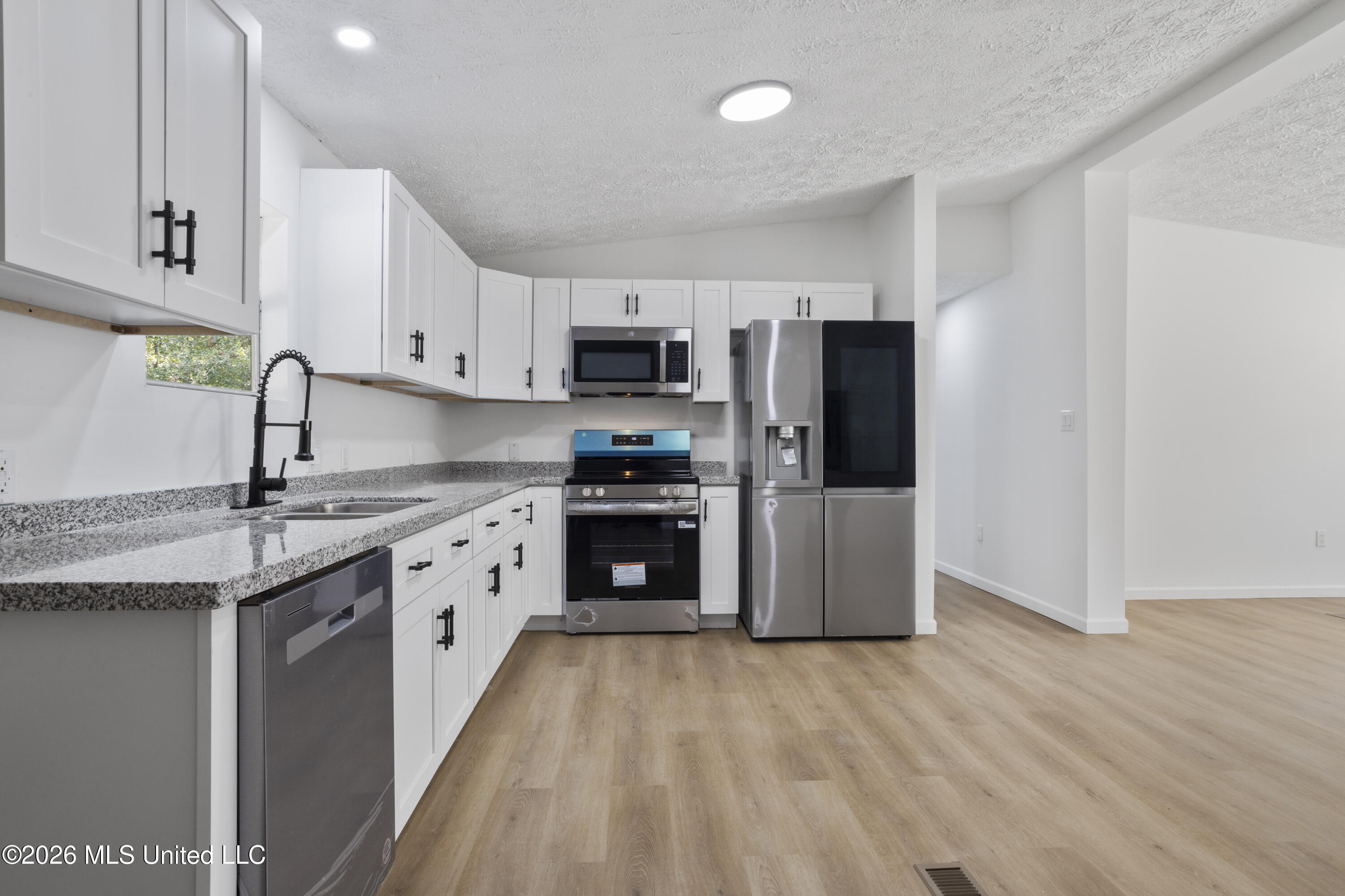 7376 Longridge Road Property Photo 11