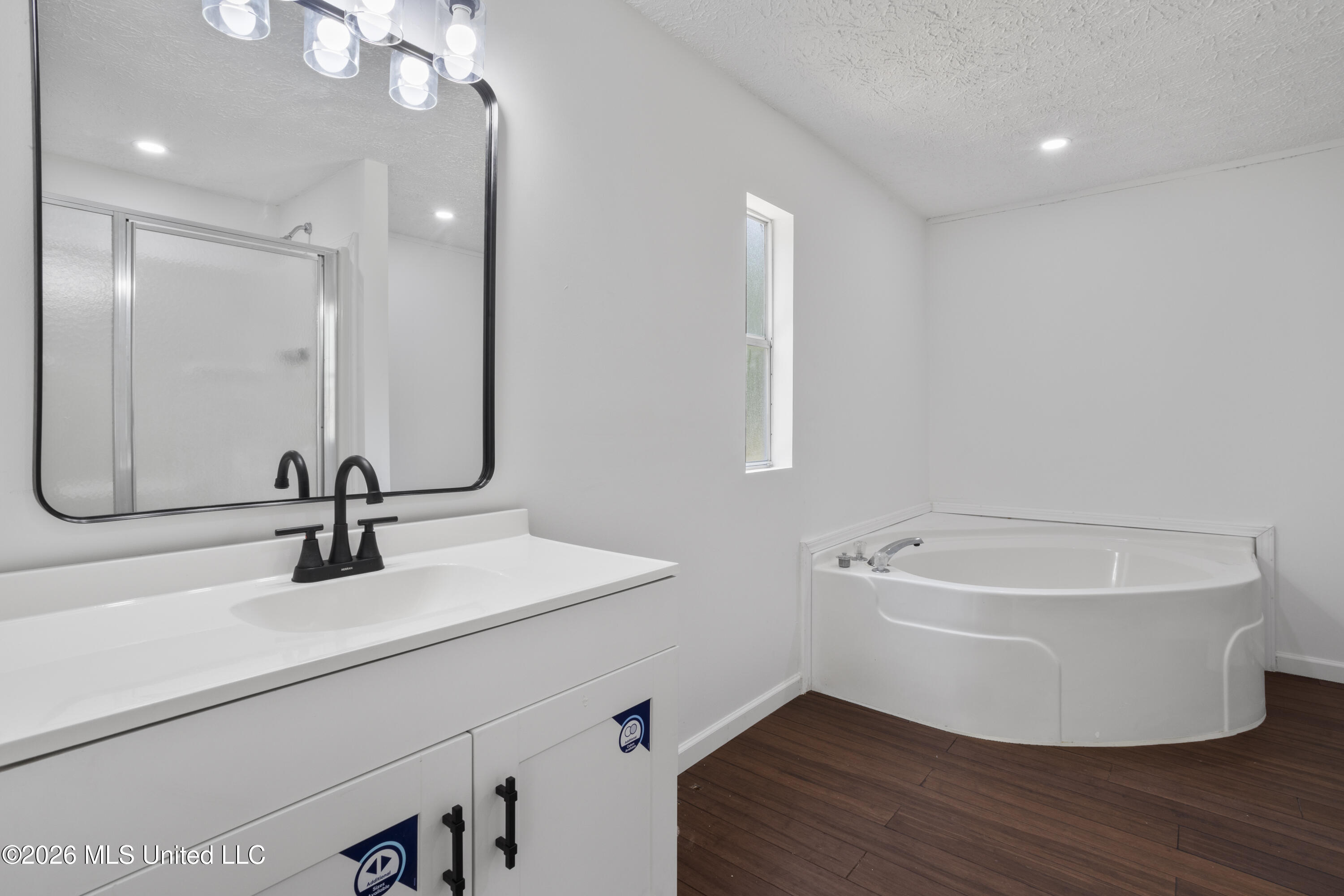 7376 Longridge Road Property Photo 16