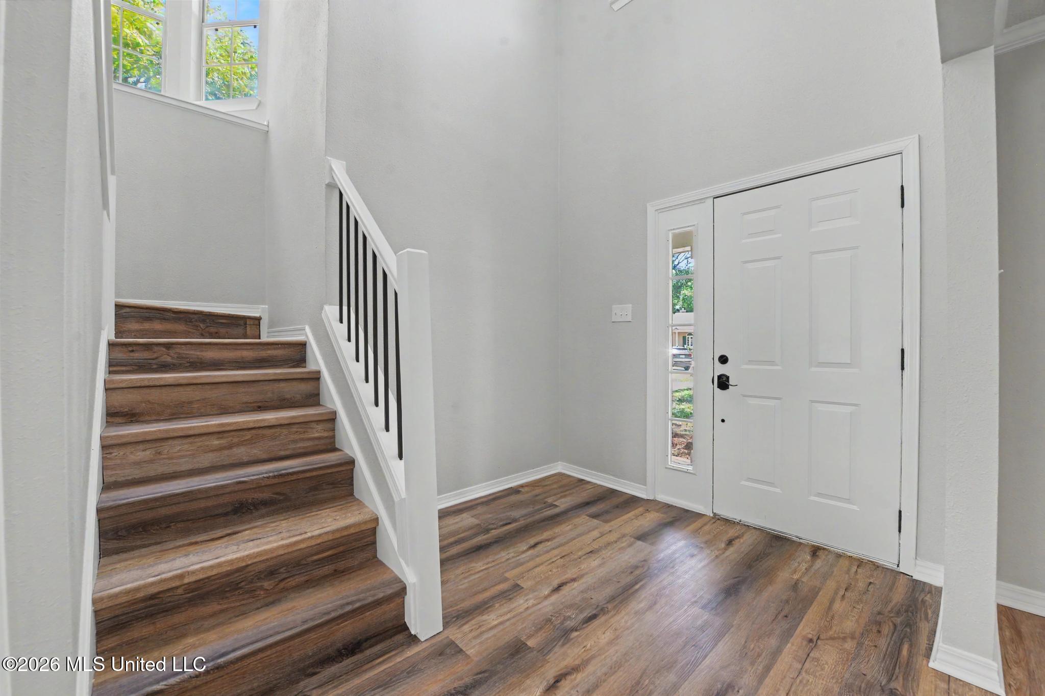 3611 Hedgewood Cove Property Photo 3