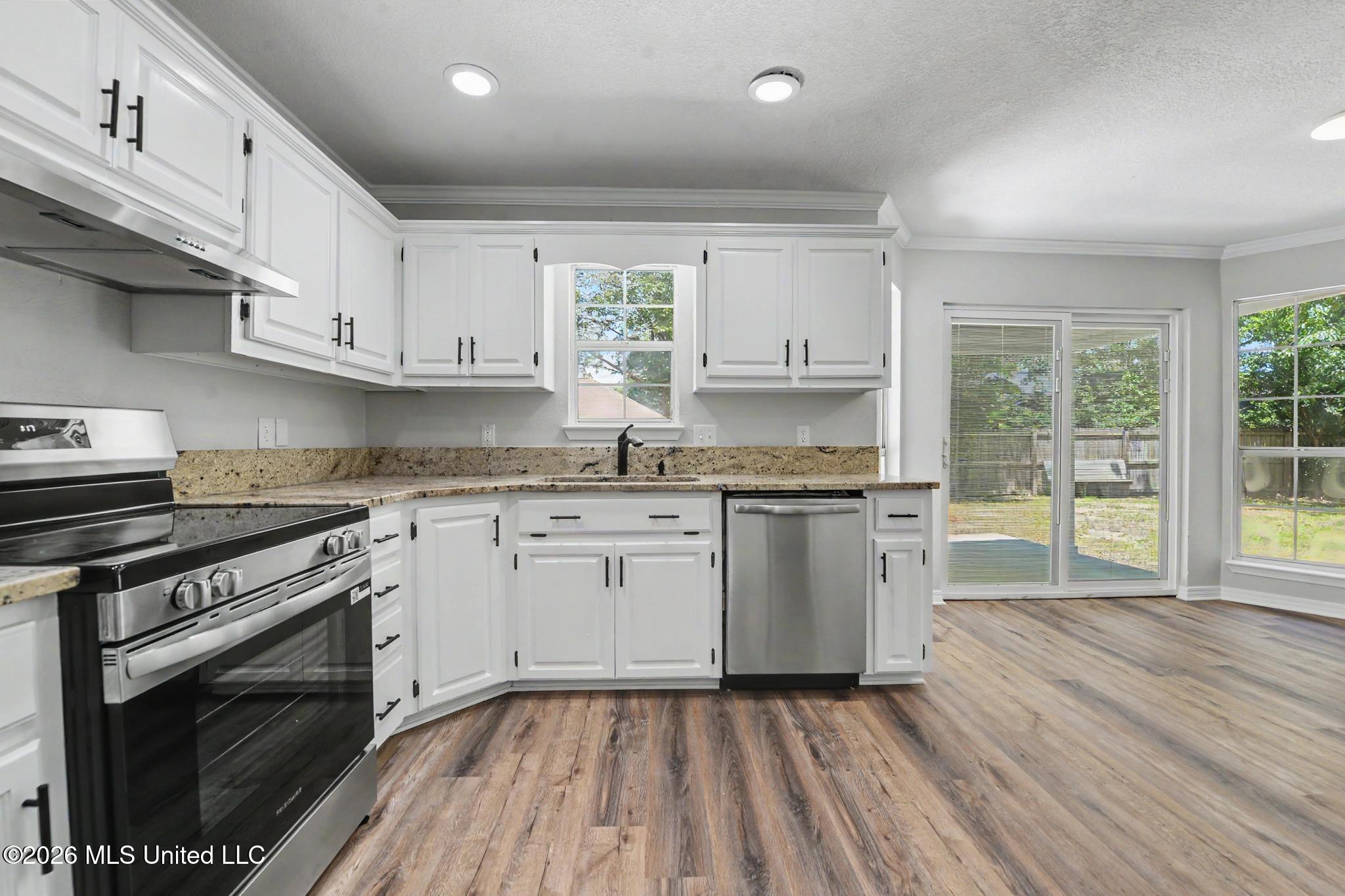 3611 Hedgewood Cove Property Photo 8