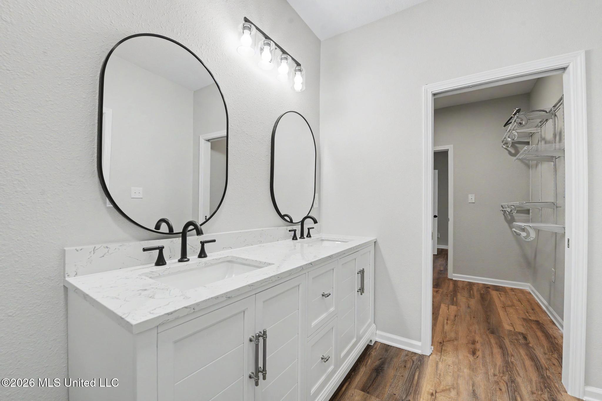 3611 Hedgewood Cove Property Photo 17
