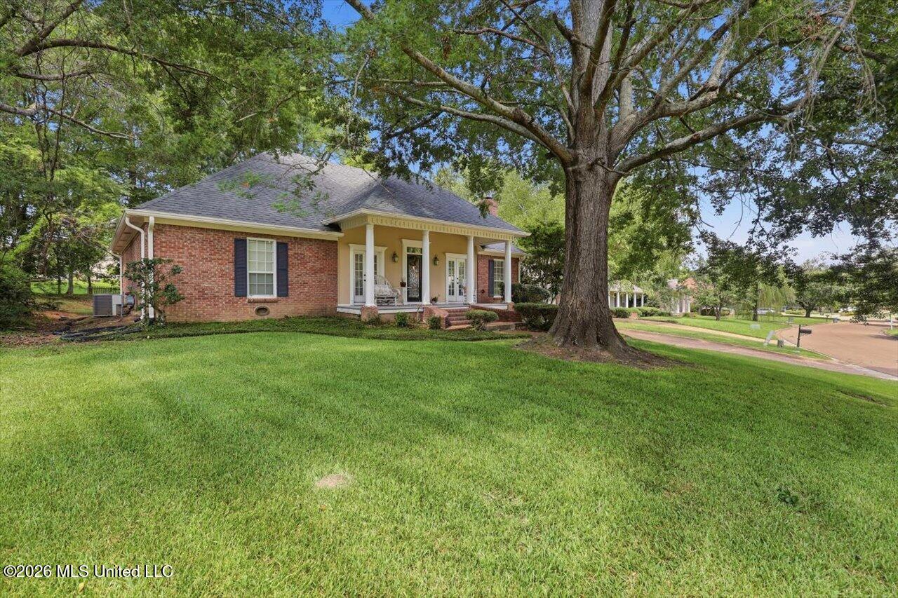 308 Autumn Crest Drive Property Photo 2