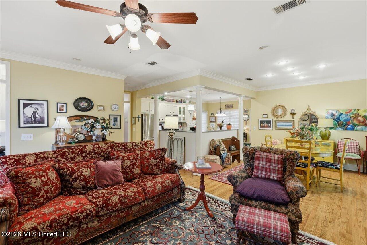 308 Autumn Crest Drive Property Photo 12