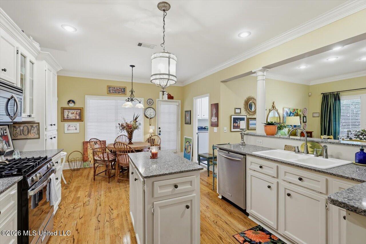 308 Autumn Crest Drive Property Photo 14