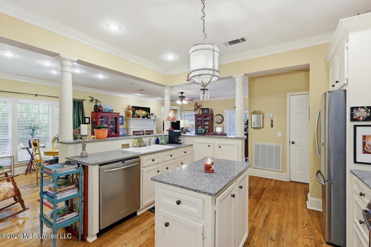 308 Autumn Crest Drive Property Photo 16