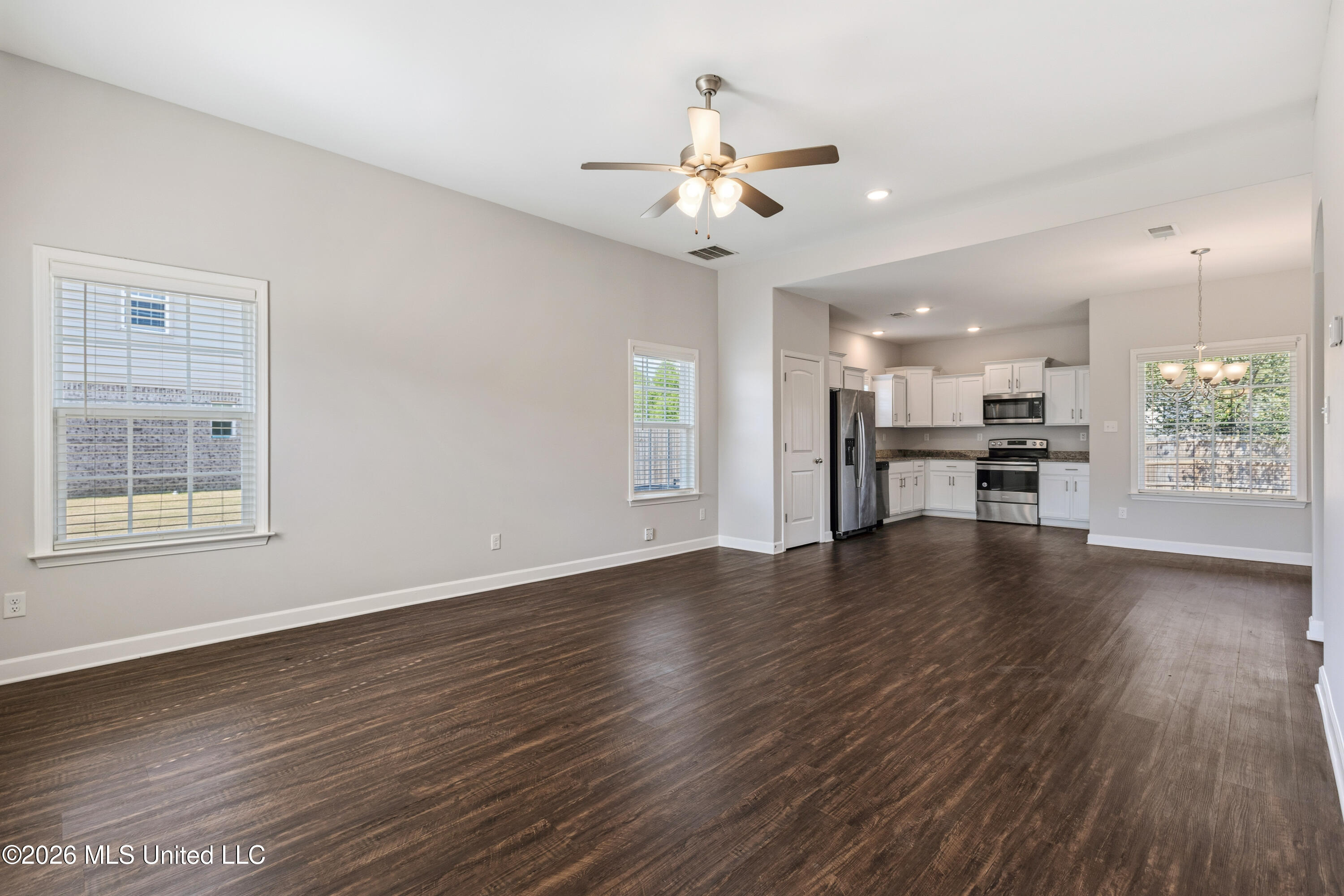 5766 Matthew Drive Property Photo 4