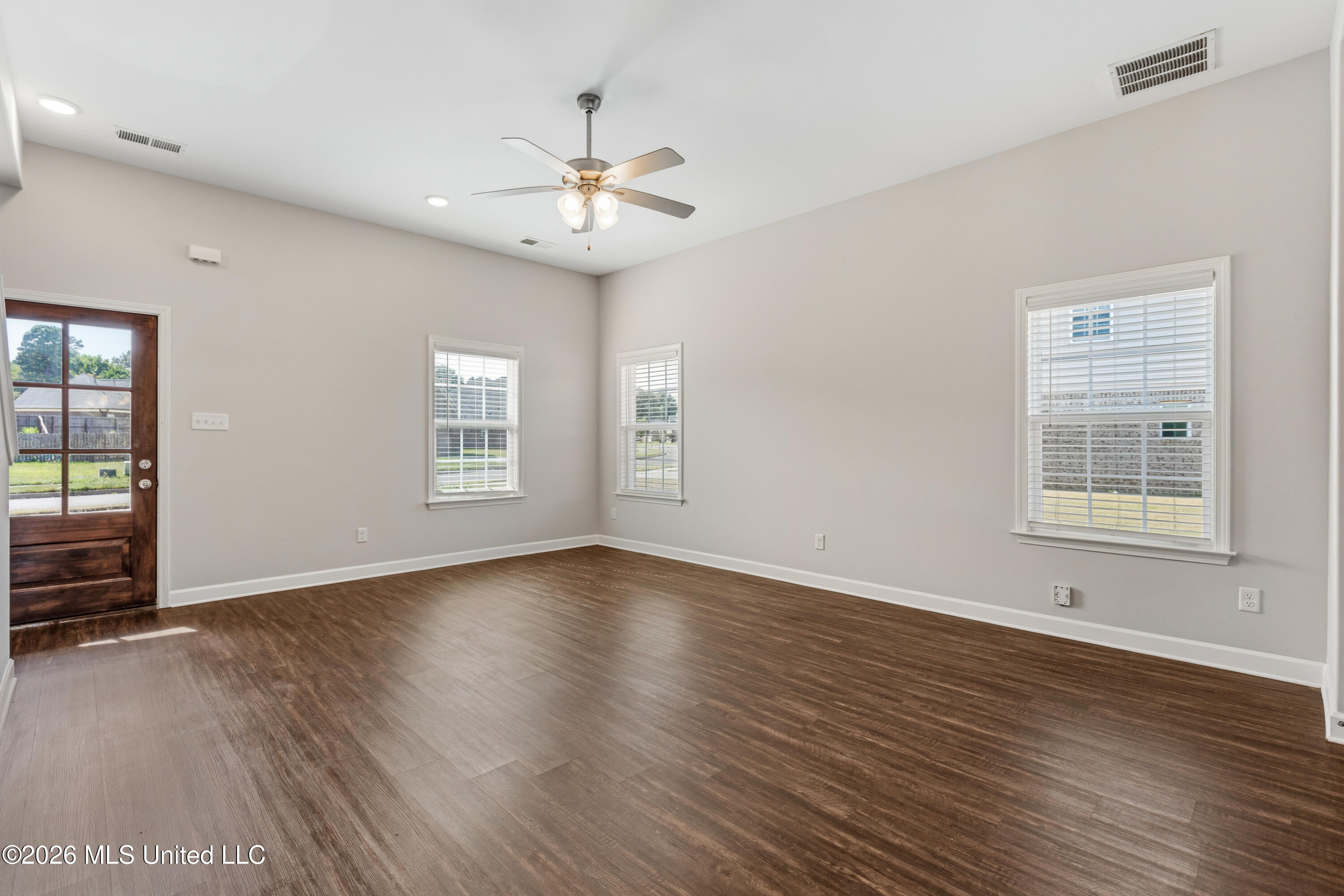 5766 Matthew Drive Property Photo 7