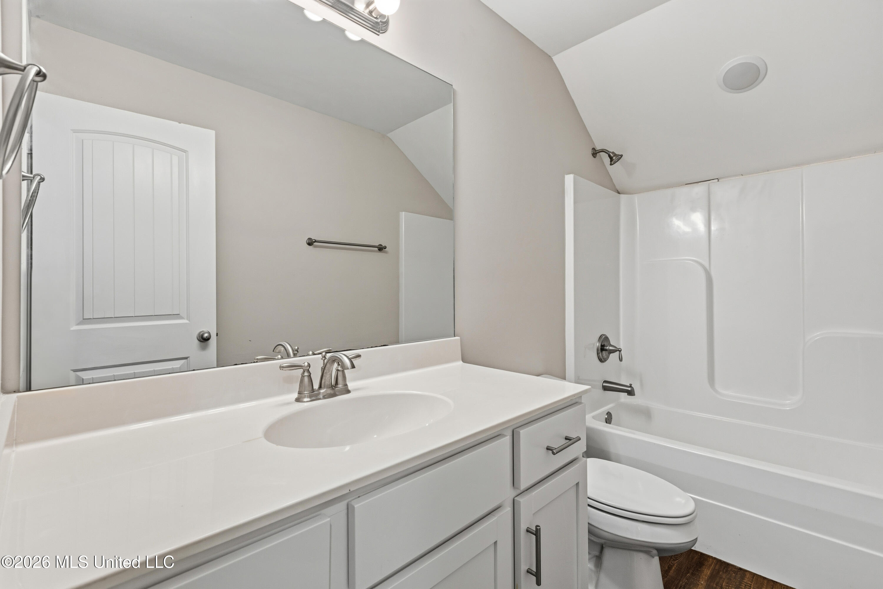 5766 Matthew Drive Property Photo 20