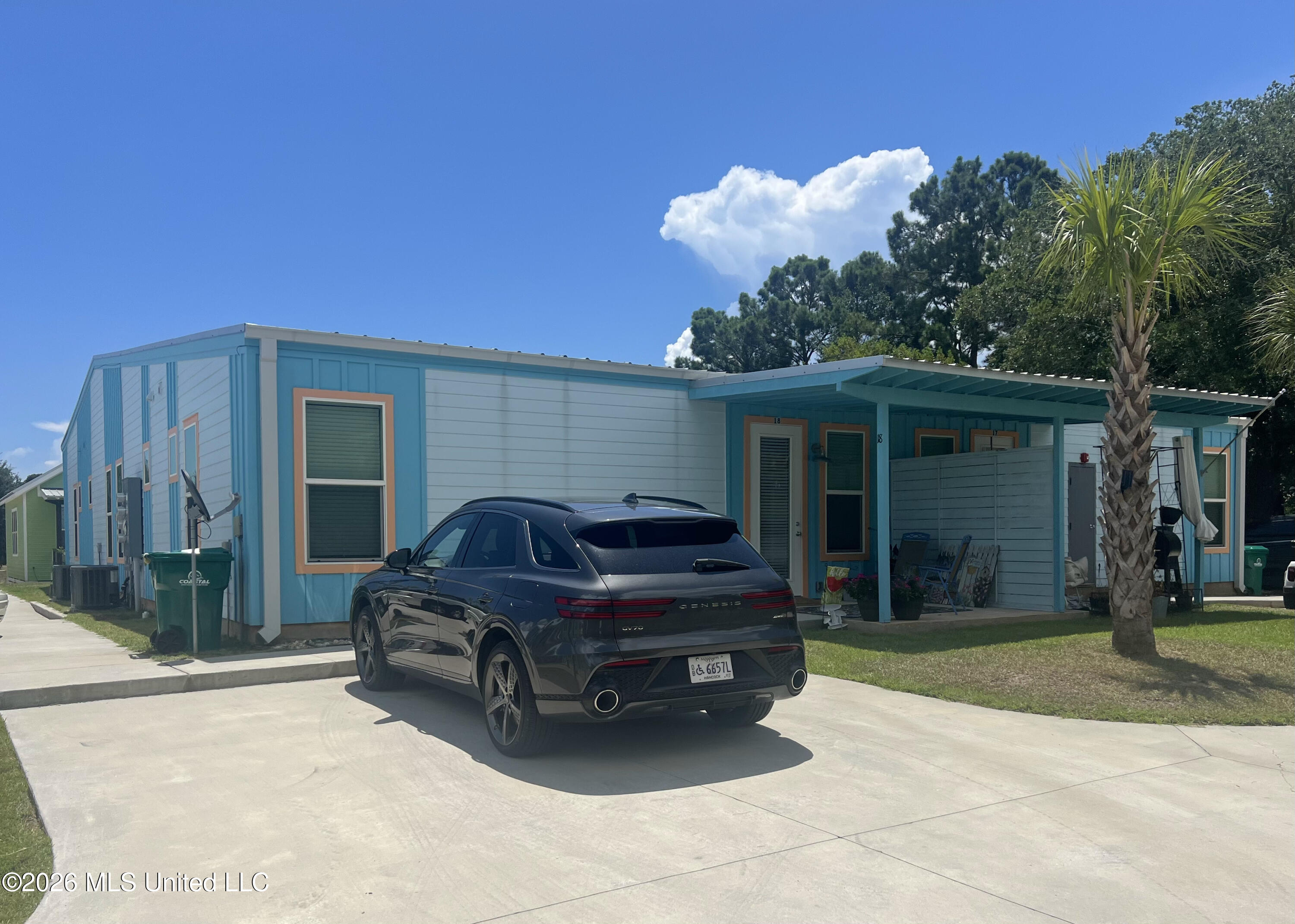 300 Seminary Drive Property Photo 1