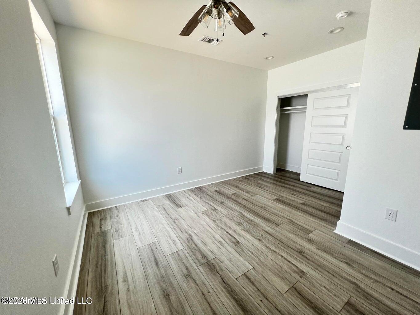 300 Seminary Drive Property Photo 9