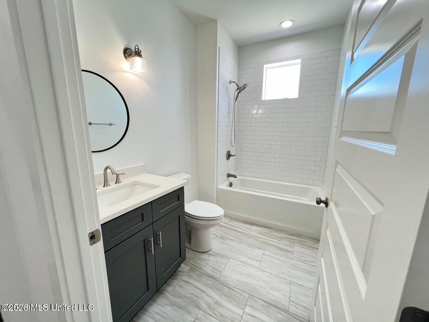 300 Seminary Drive Property Photo 10