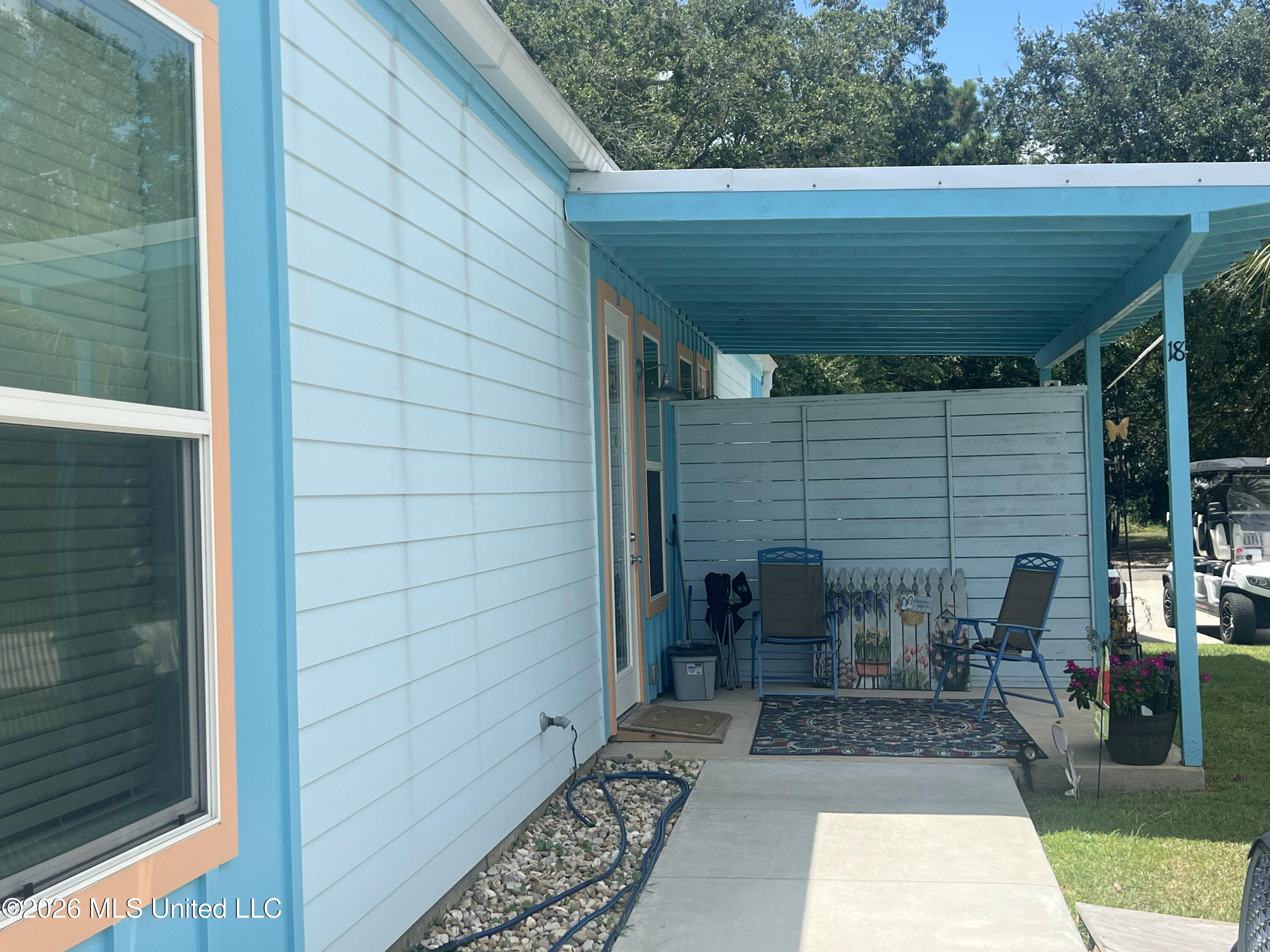 300 Seminary Drive Property Photo 13