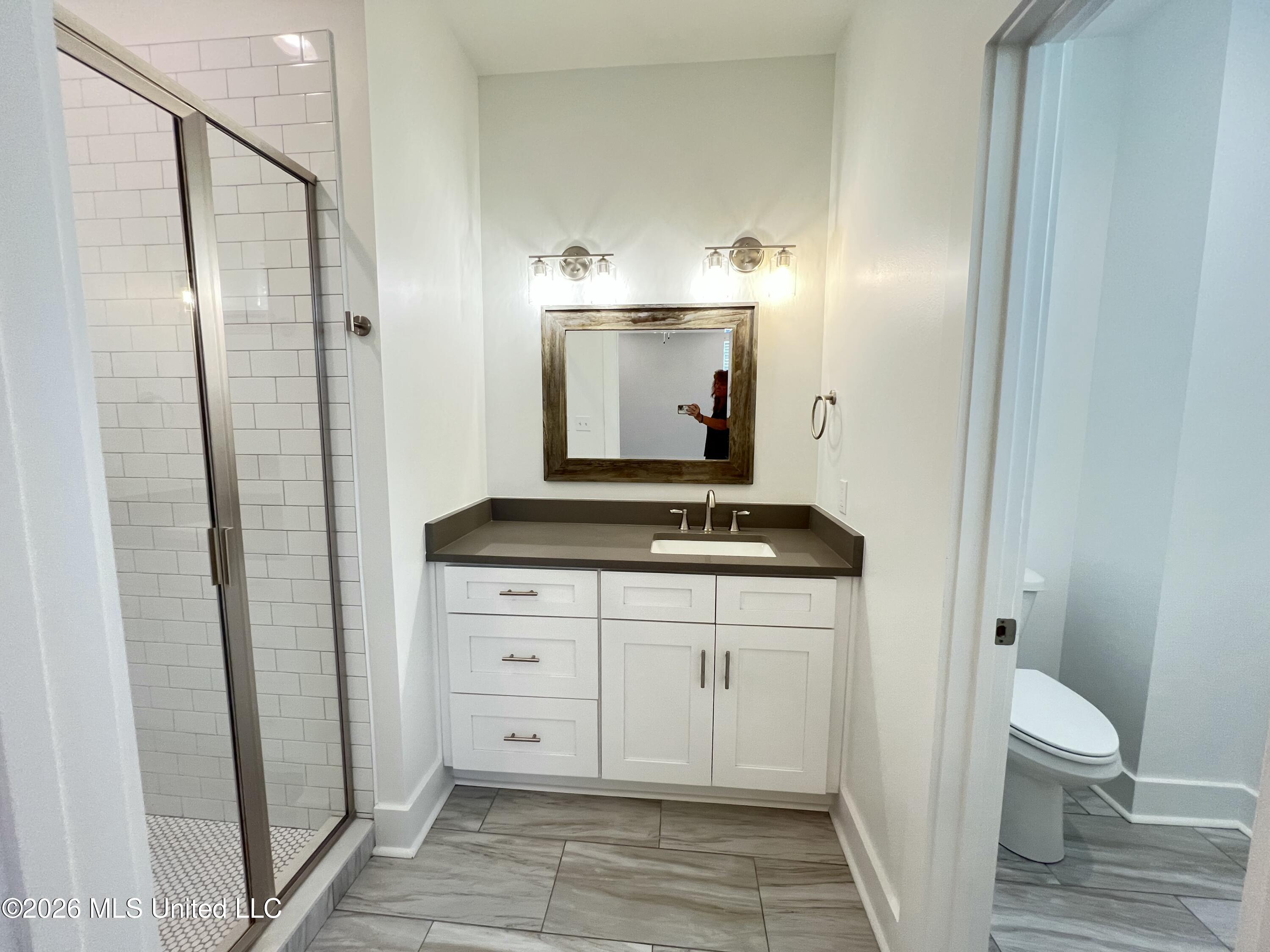 300 Seminary Drive Property Photo 10