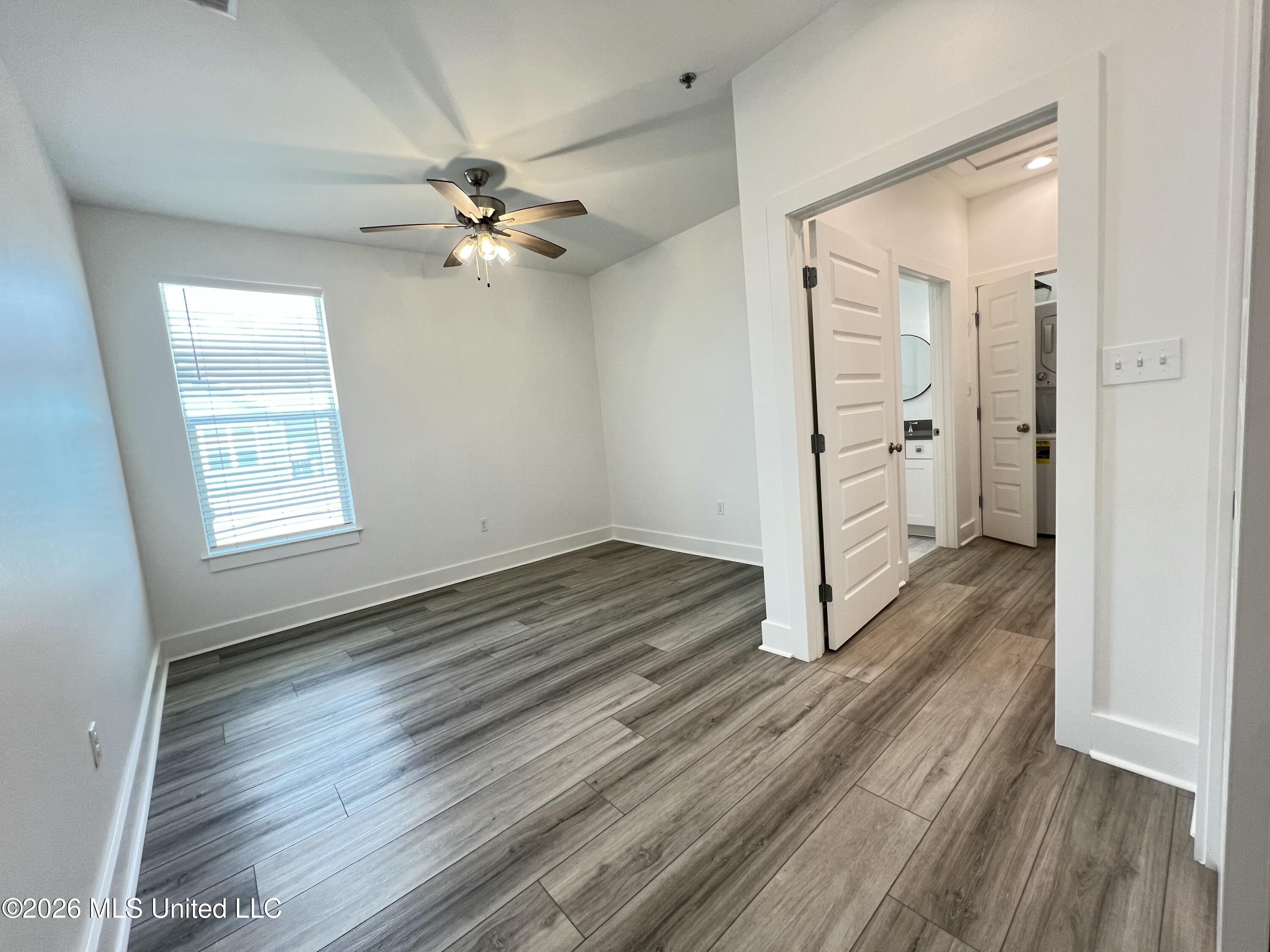 300 Seminary Drive Property Photo 12