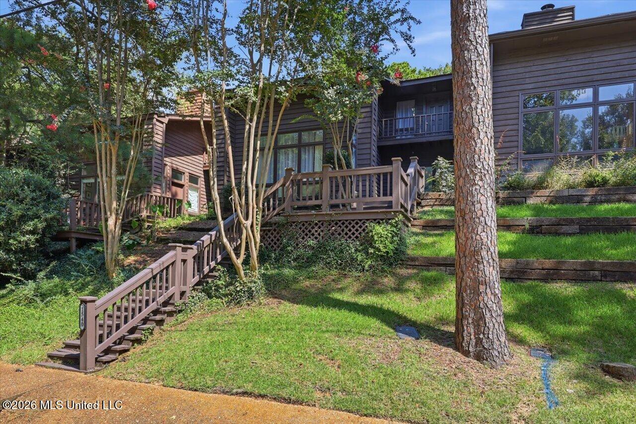 1540 Lakeside Drive Property Photo 3