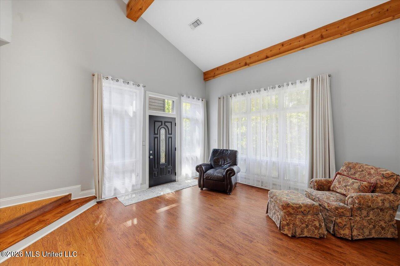 1540 Lakeside Drive Property Photo 5