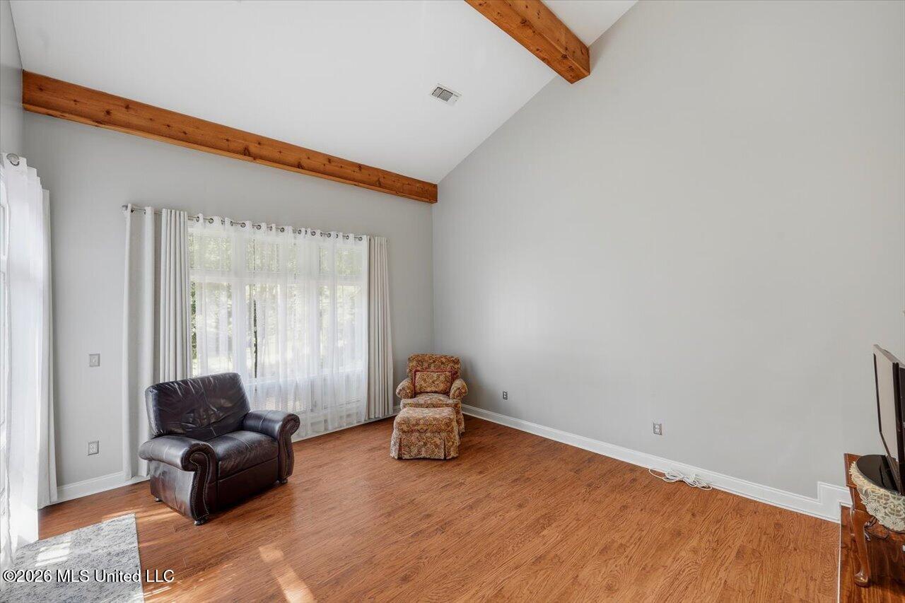 1540 Lakeside Drive Property Photo 7