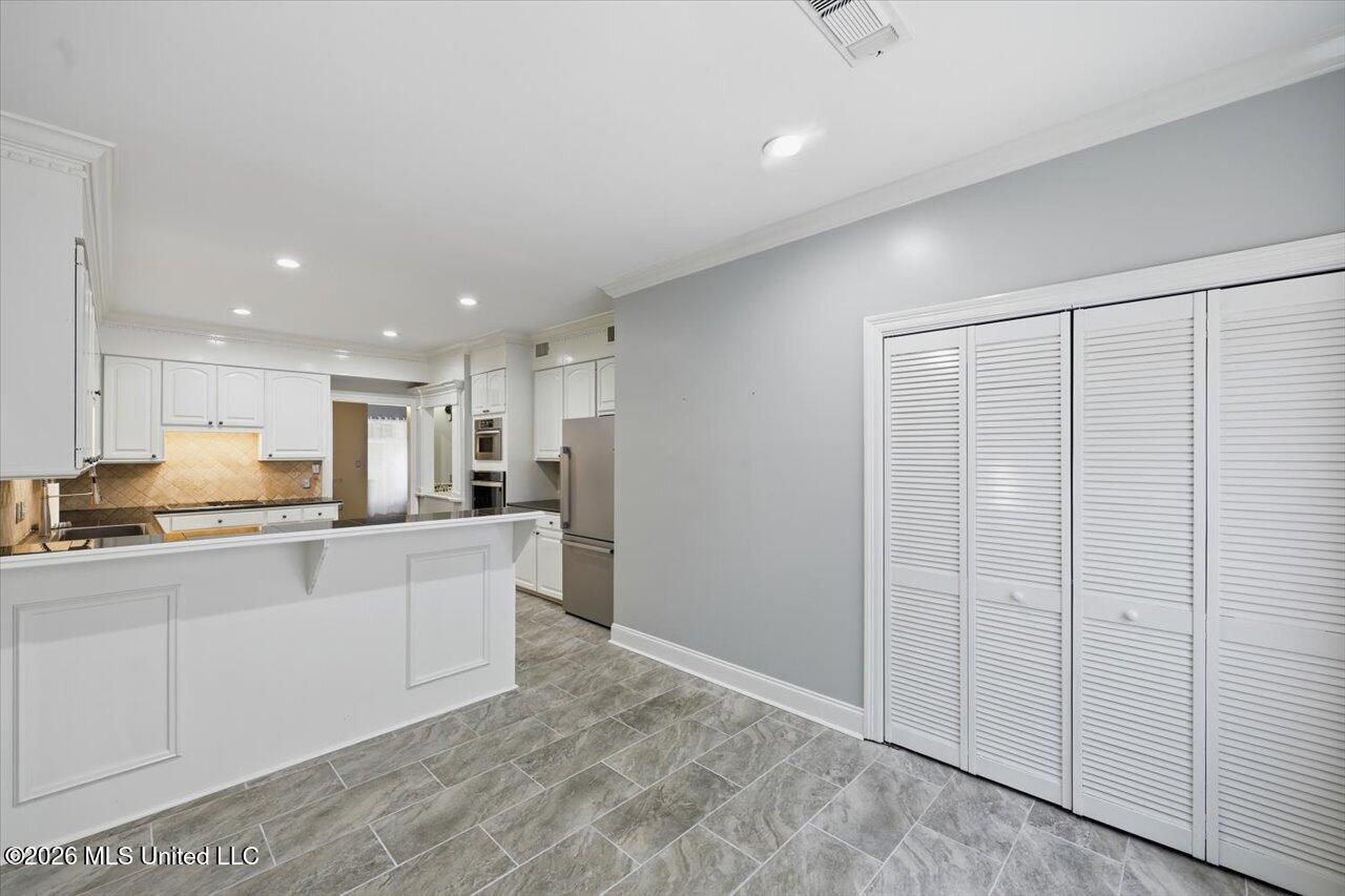 1540 Lakeside Drive Property Photo 14