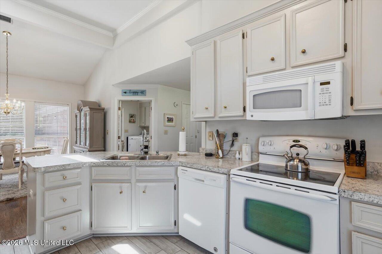 282 Woodrun Drive Property Photo 15