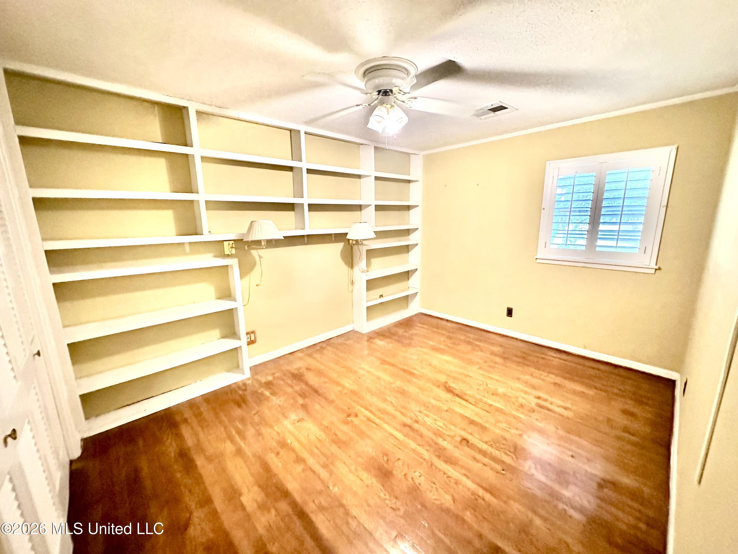 981 S Church Property Photo 6
