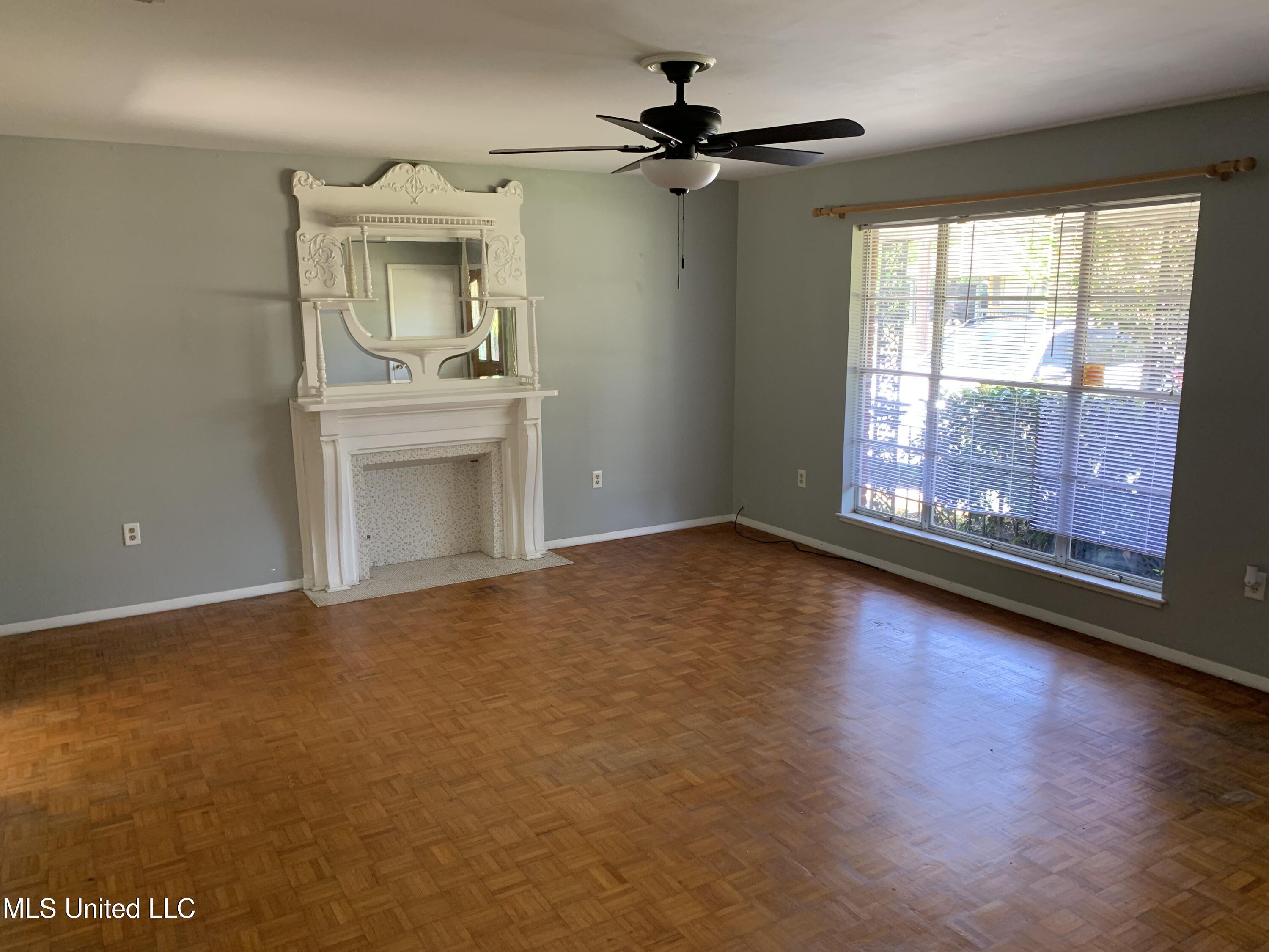 2504 Middlecoff Drive Property Photo 3