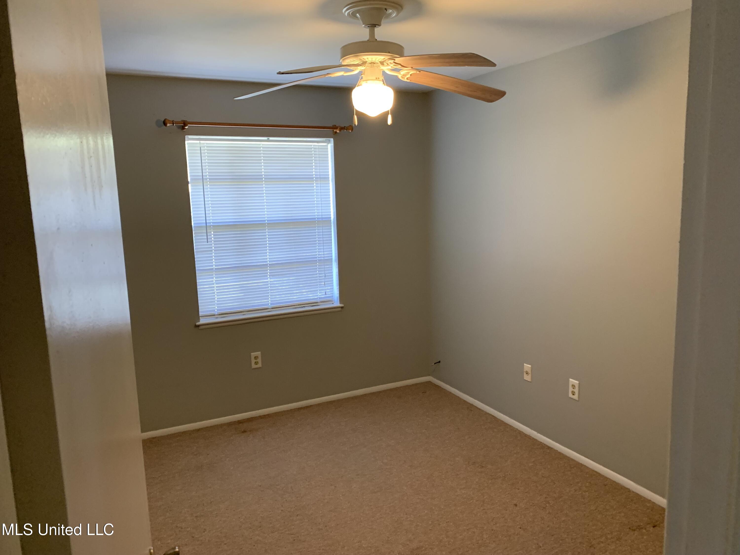 2504 Middlecoff Drive Property Photo 7