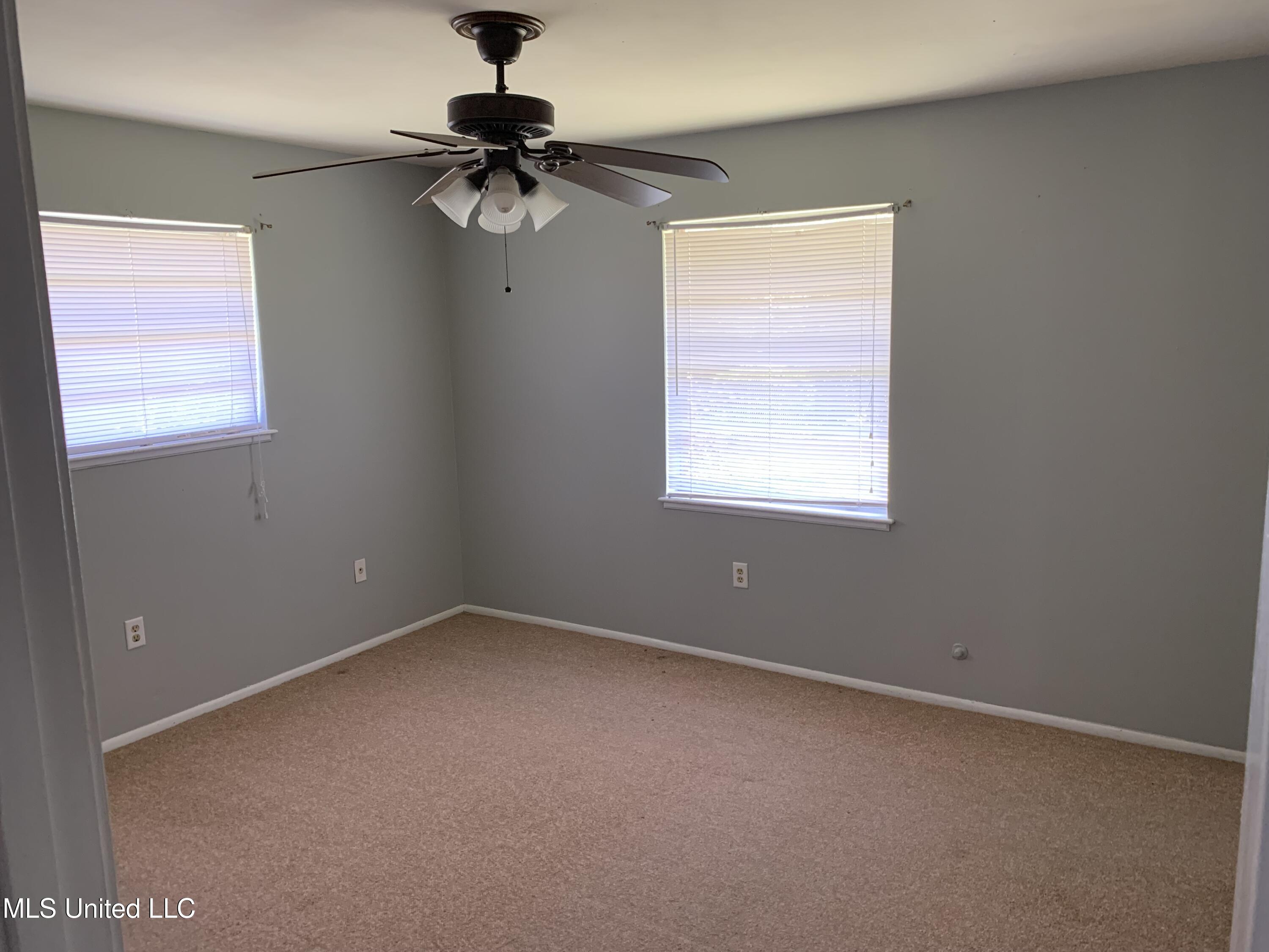 2504 Middlecoff Drive Property Photo 8