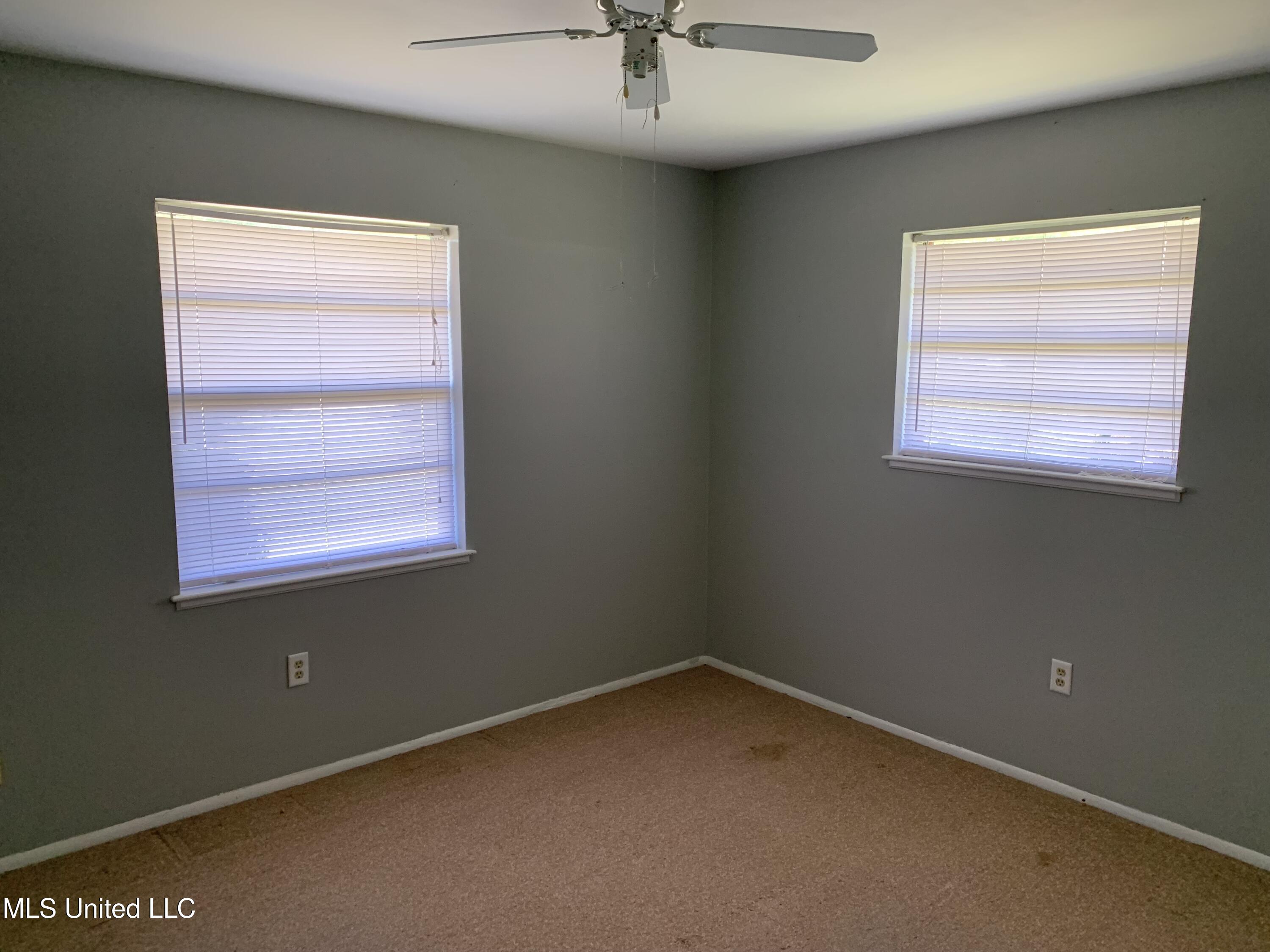 2504 Middlecoff Drive Property Photo 9