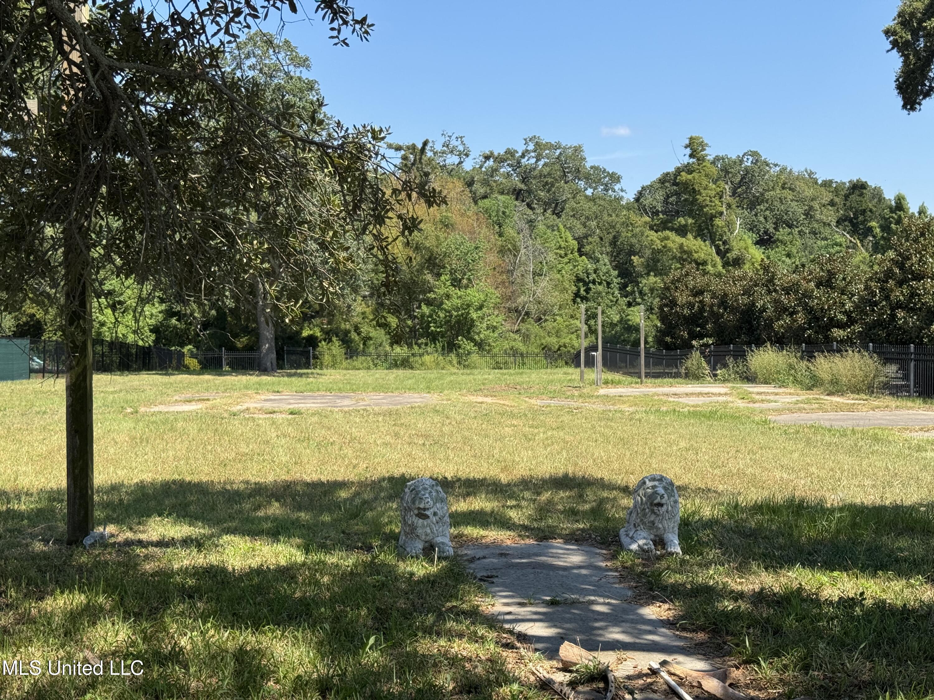 1086 Beach Boulevard Property Photo 1