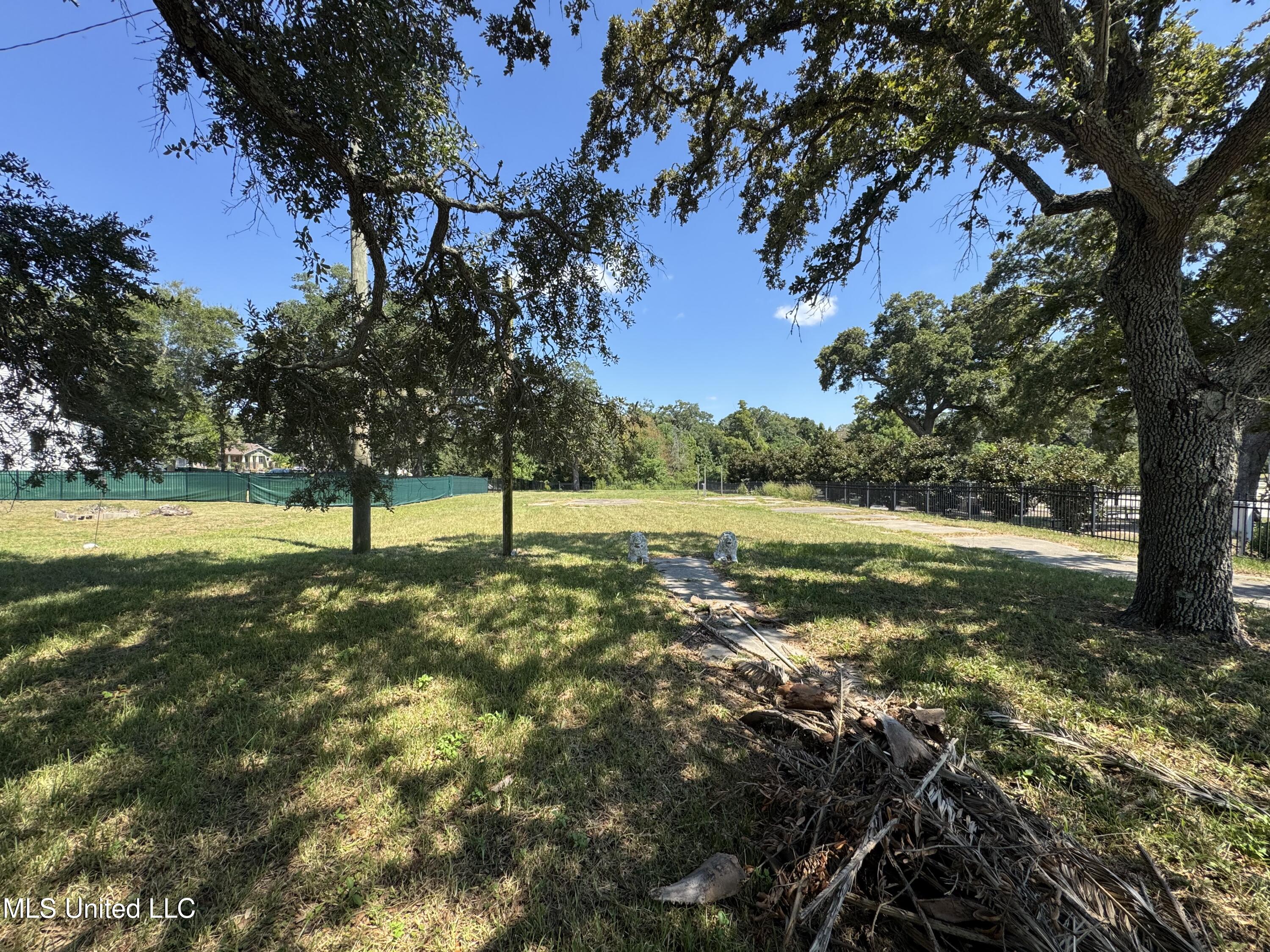 1086 Beach Boulevard Property Photo 5