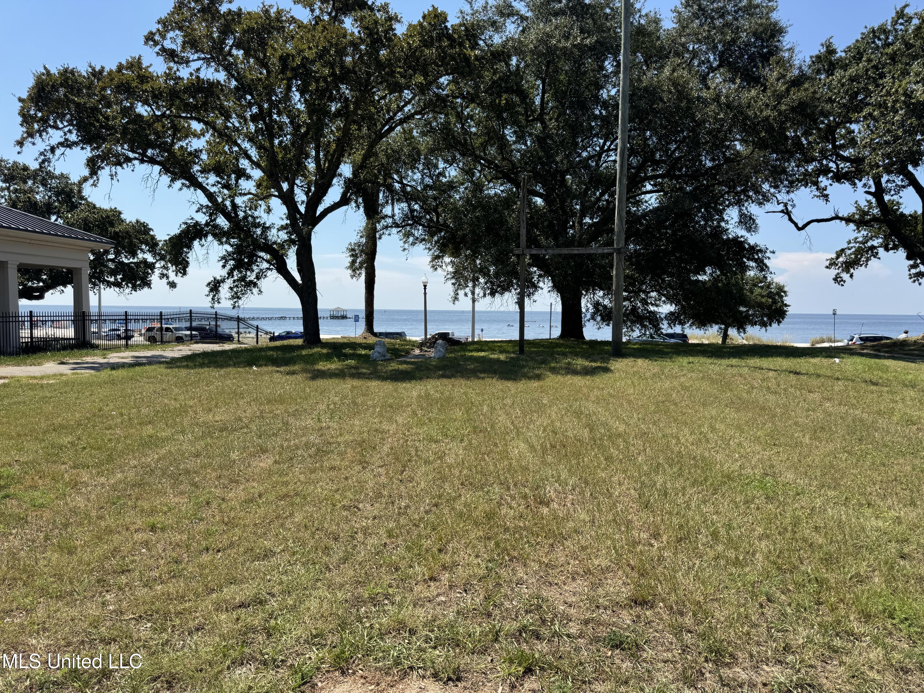1086 Beach Boulevard Property Photo 7