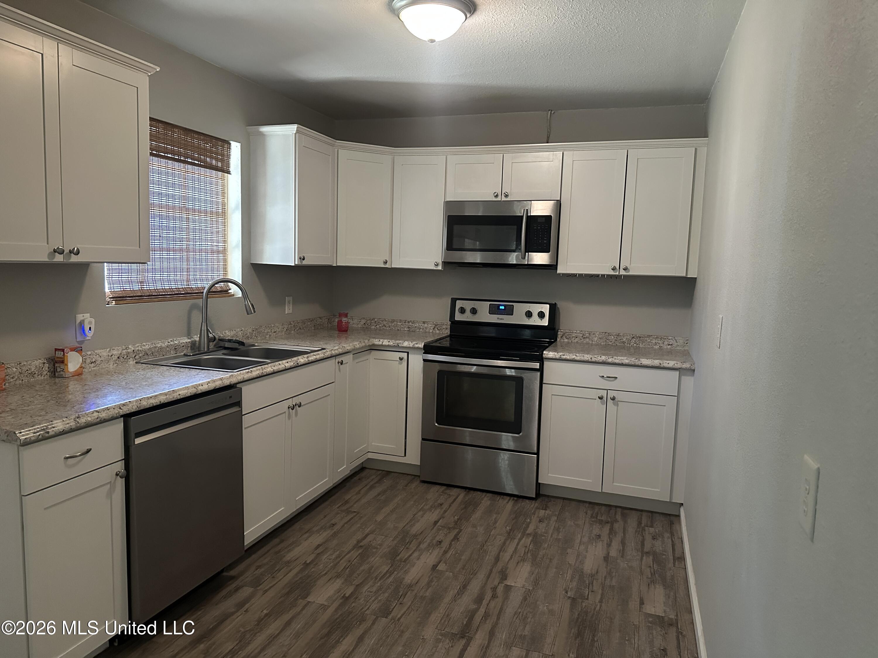 13637 Highway 613 Property Photo 3