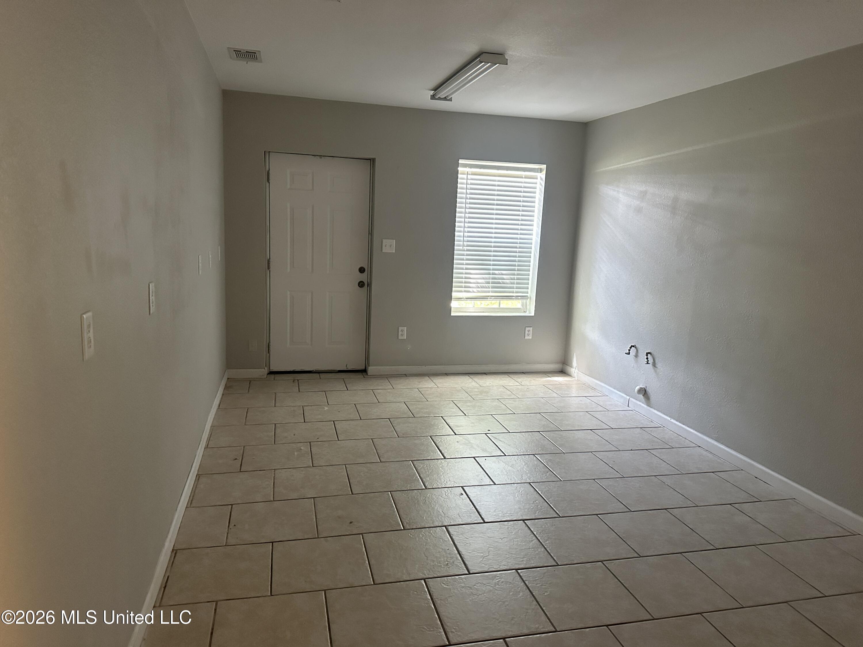 13637 Highway 613 Property Photo 11