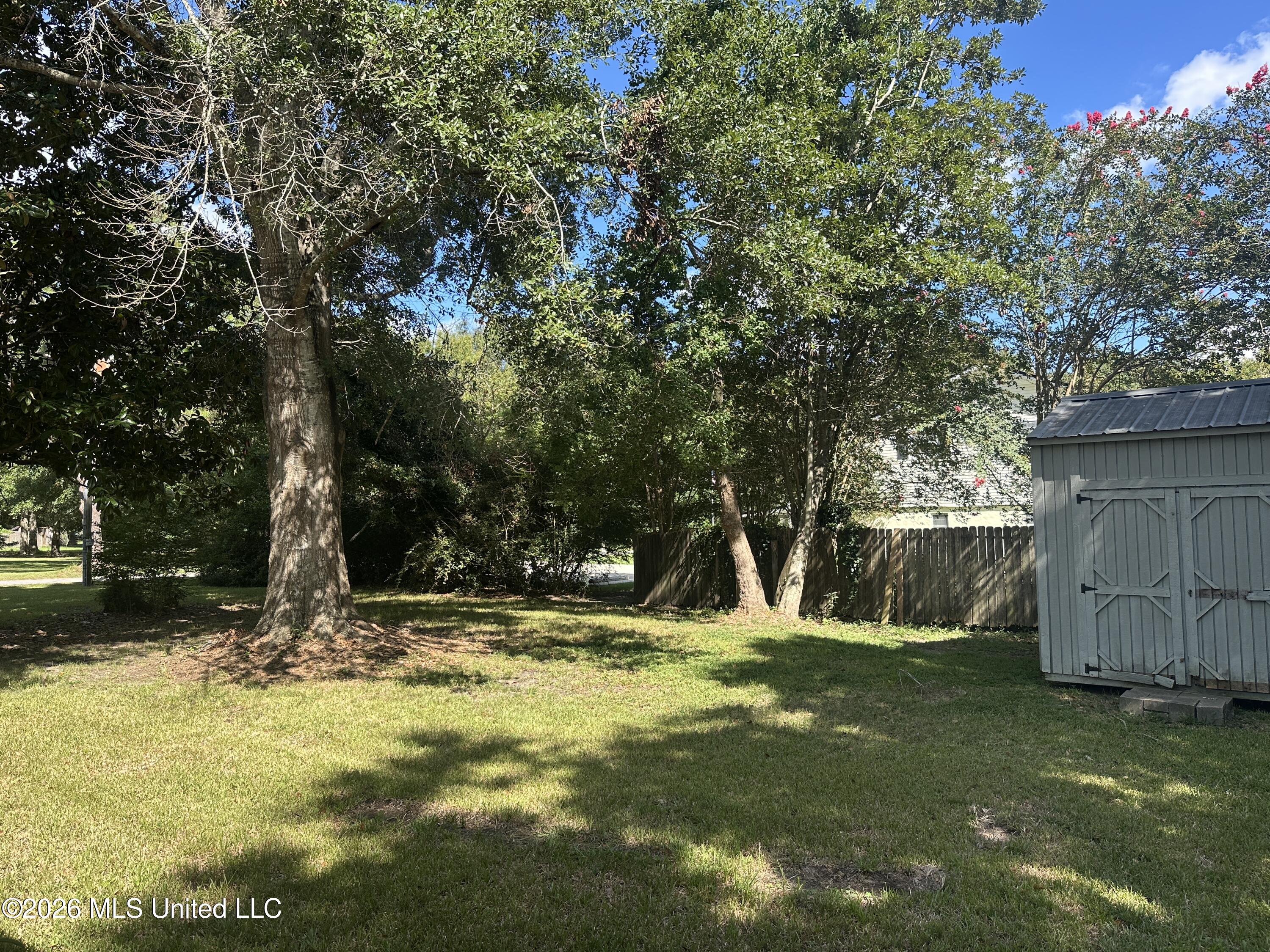 13637 Highway 613 Property Photo 12