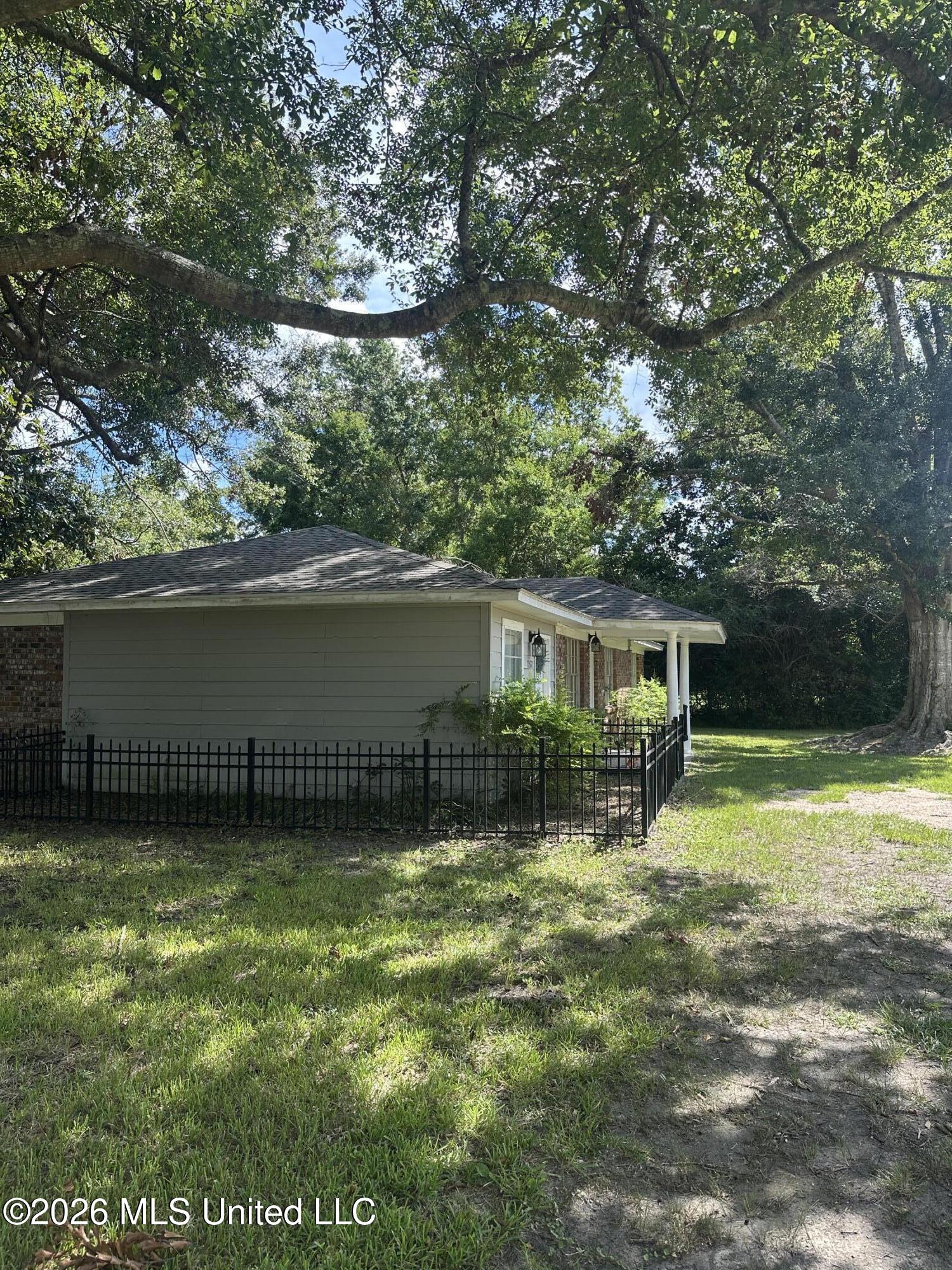 13637 Highway 613 Property Photo 13