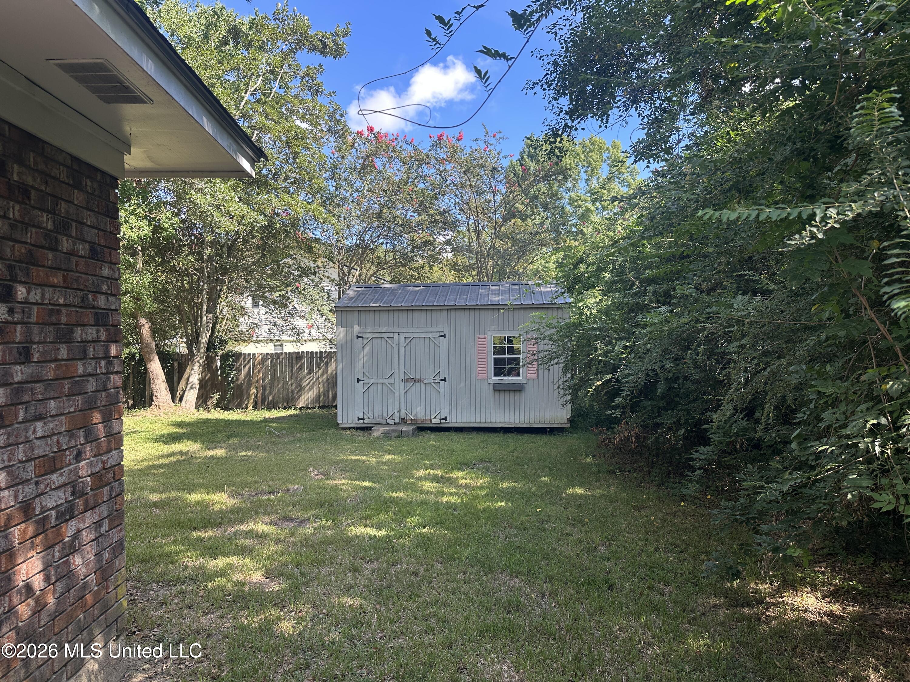 13637 Highway 613 Property Photo 19
