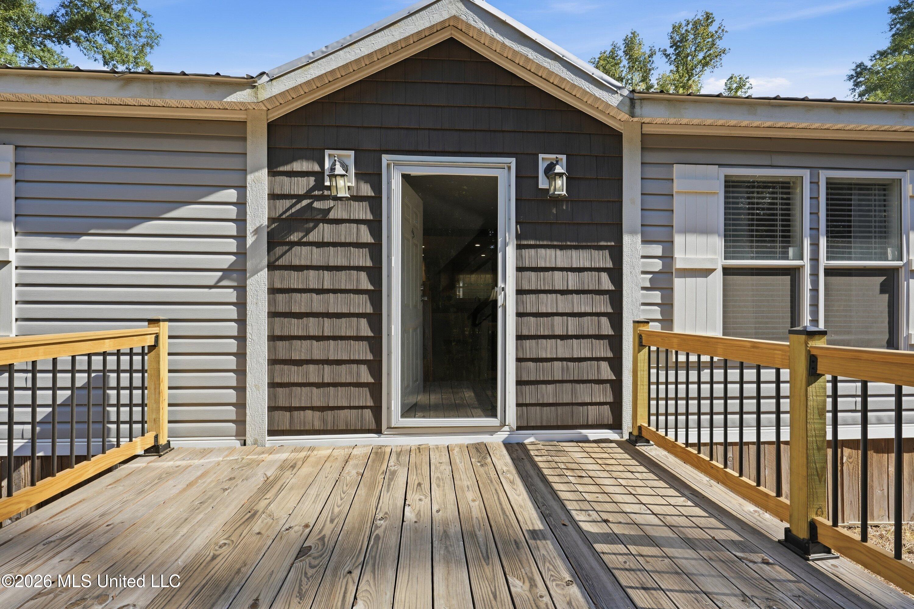 2570 Ratliff Road Property Photo 3