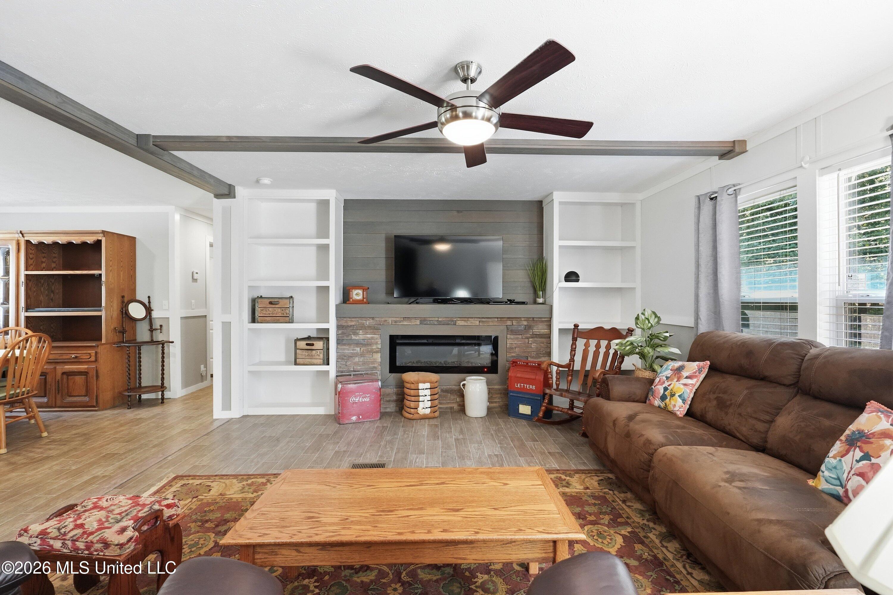 2570 Ratliff Road Property Photo 4