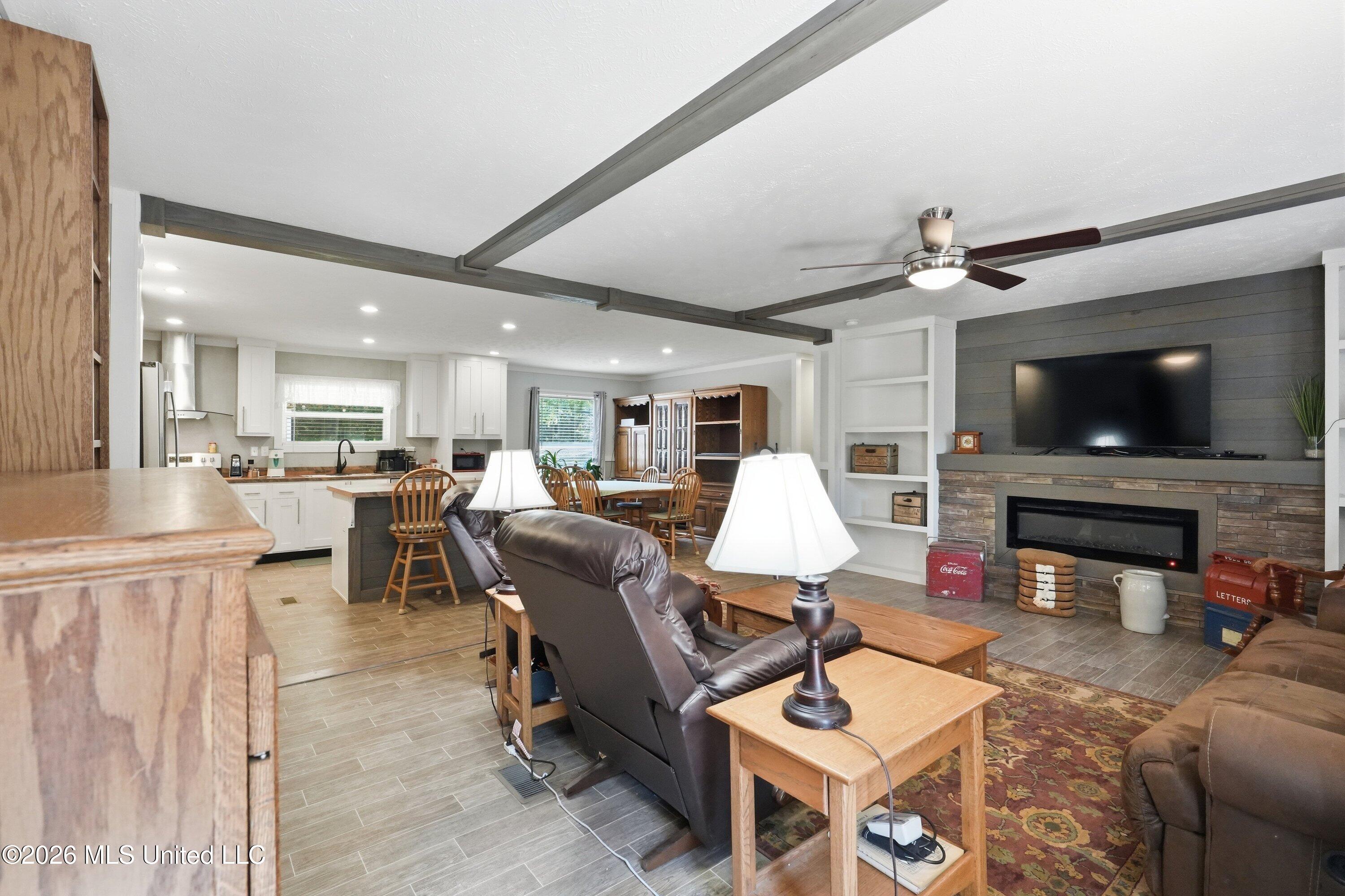 2570 Ratliff Road Property Photo 7