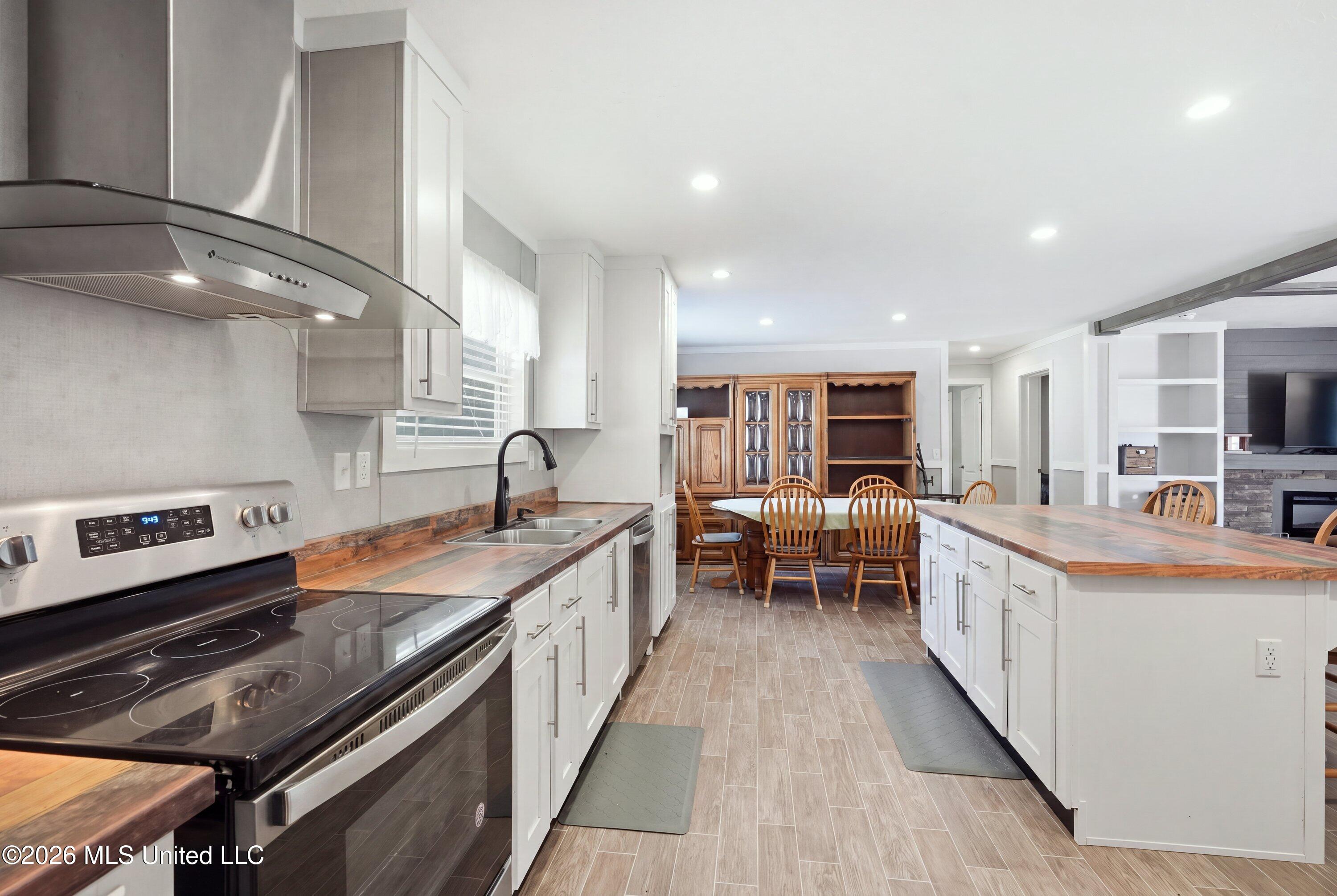 2570 Ratliff Road Property Photo 12