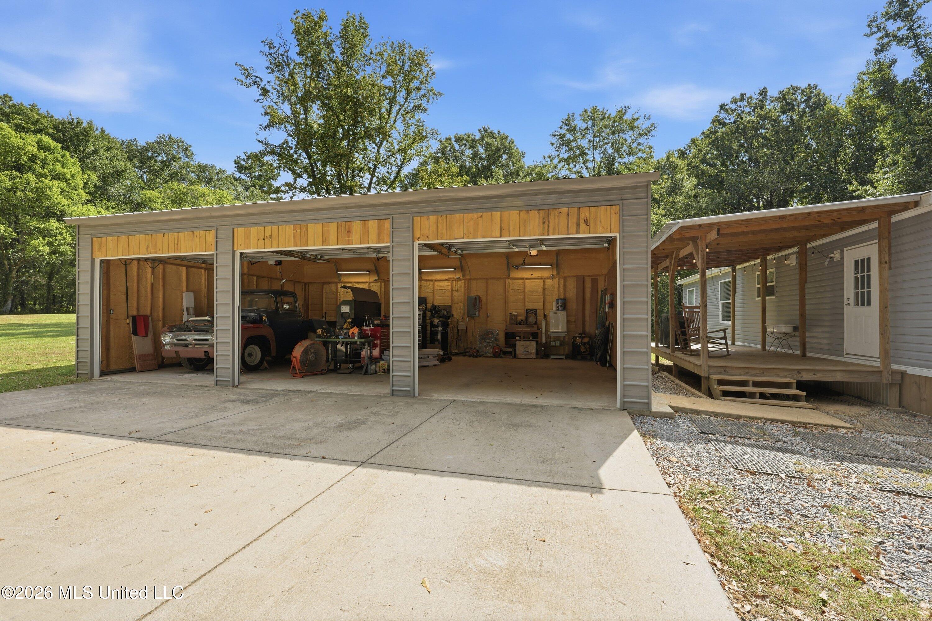 2570 Ratliff Road Property Photo 25