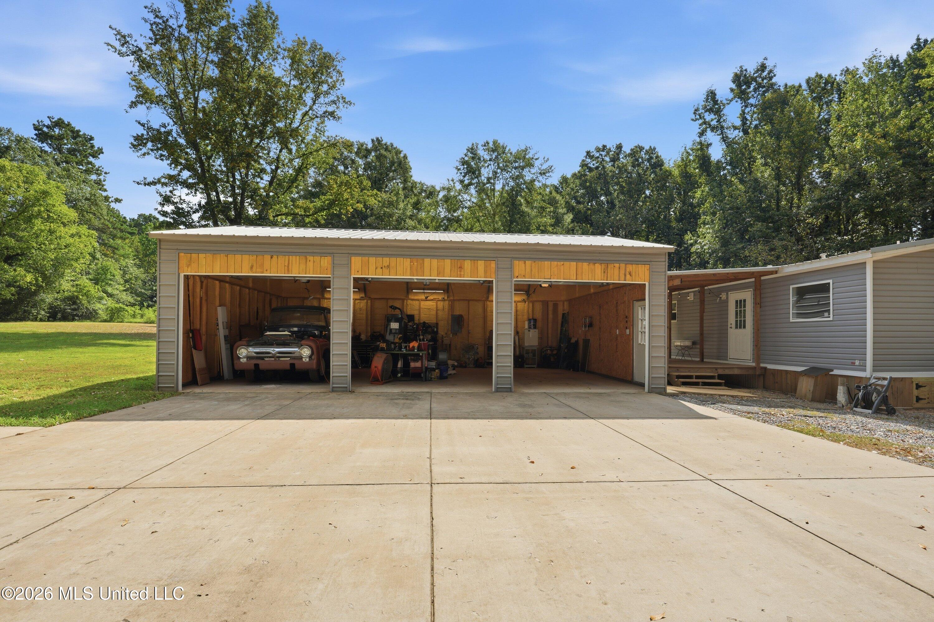 2570 Ratliff Road Property Photo 26