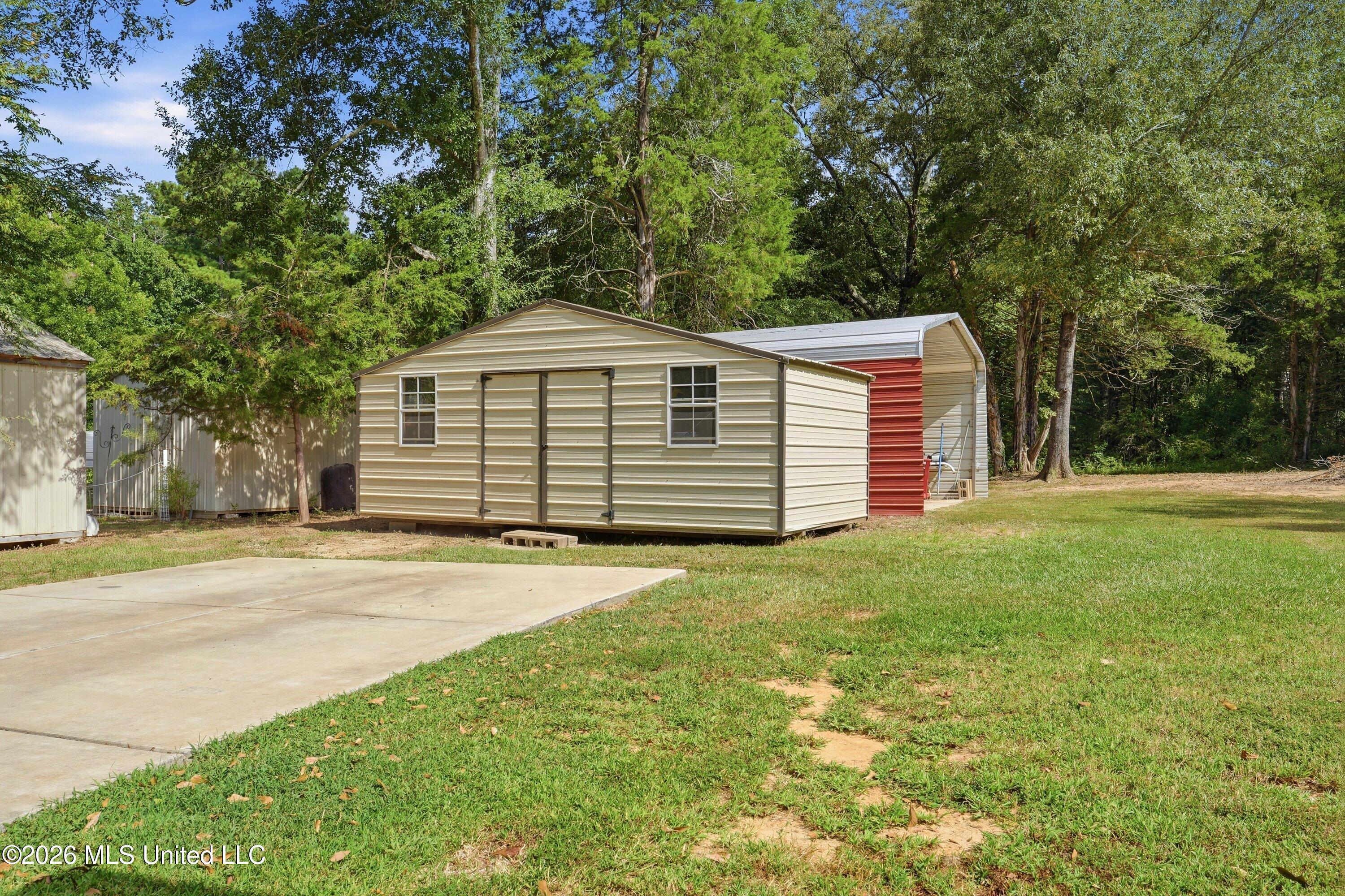 2570 Ratliff Road Property Photo 27