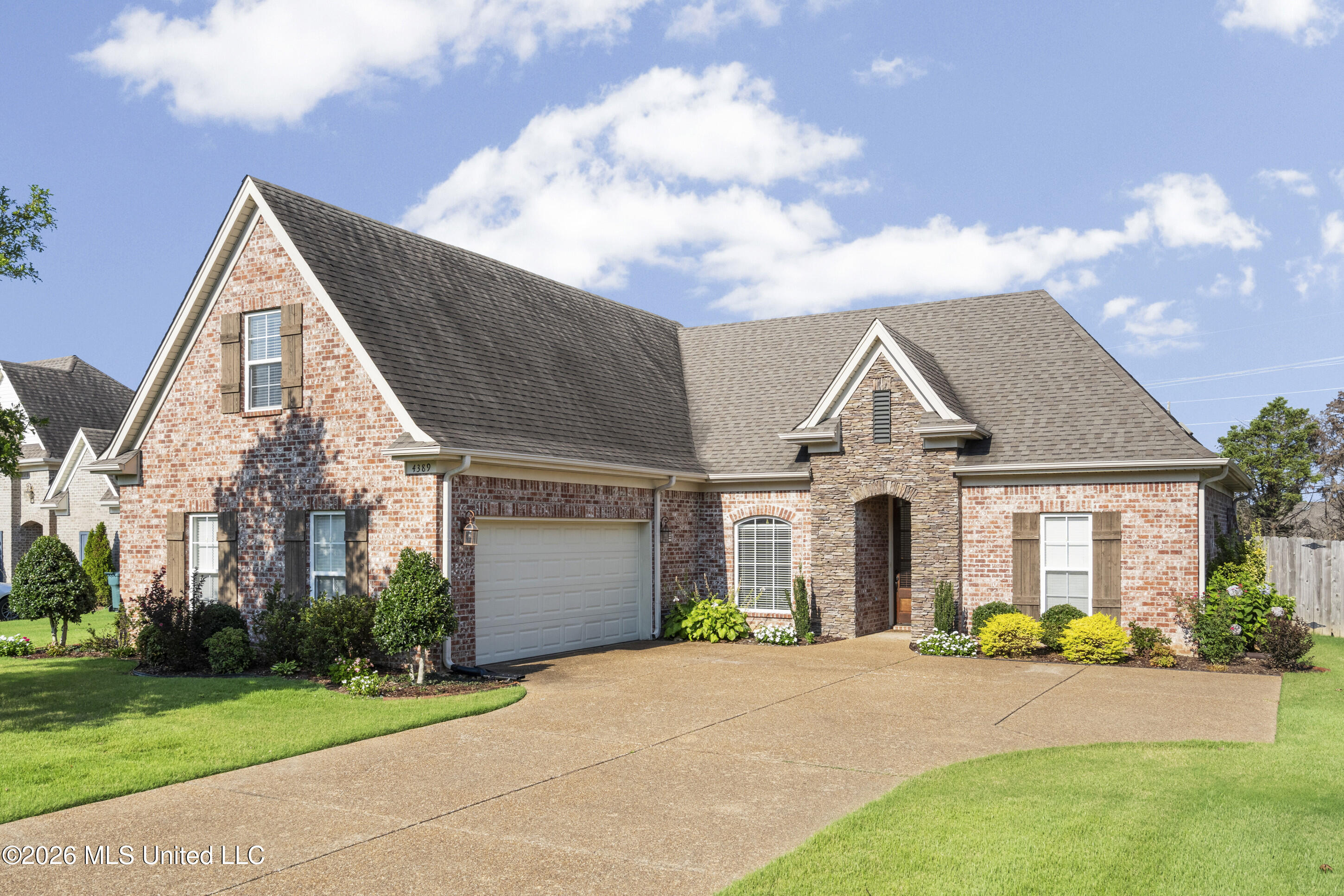 4389 W Vineyard Drive Property Photo 1