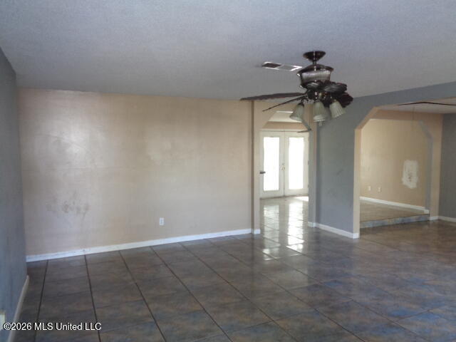 4618 Robinhood Drive Property Photo 2