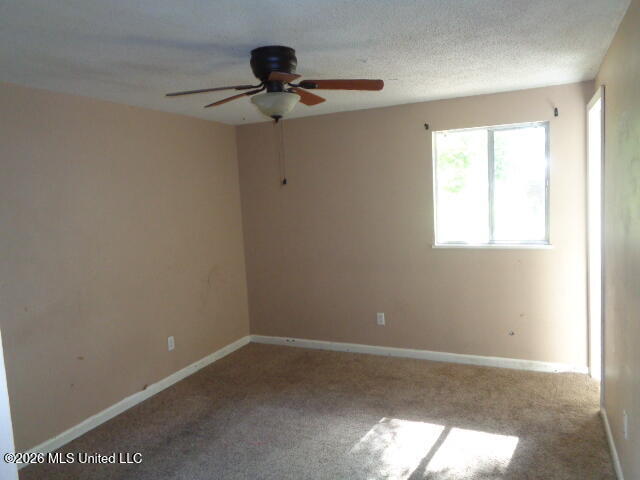4618 Robinhood Drive Property Photo 7