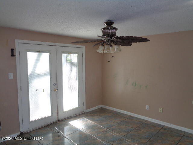 4618 Robinhood Drive Property Photo 11