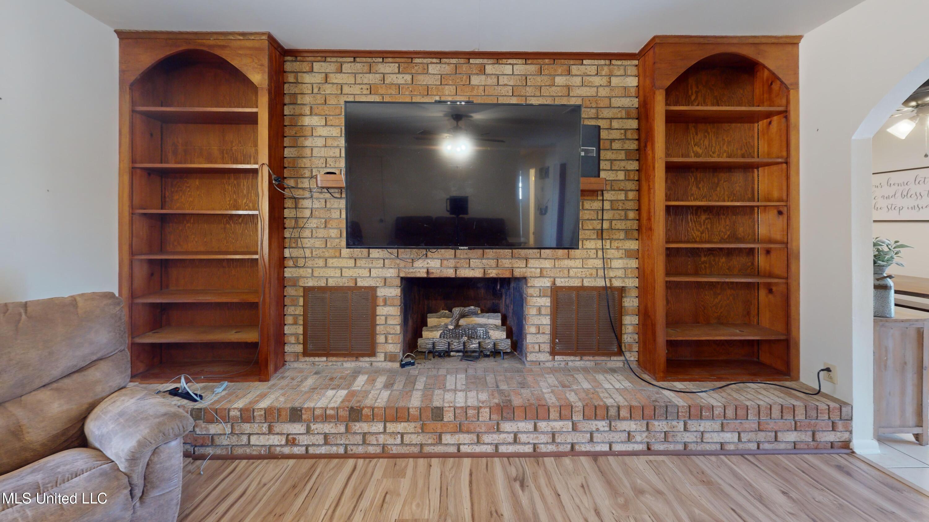 1002 Pecan Lane Property Photo 8