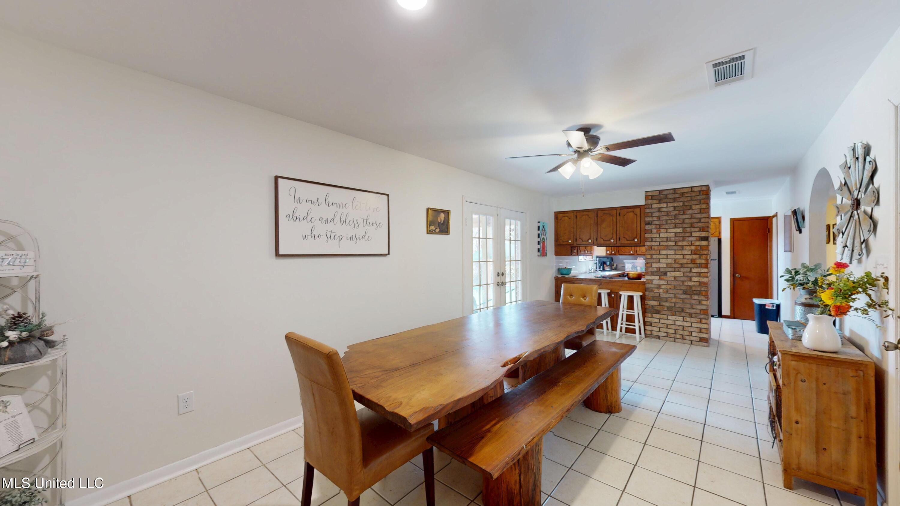 1002 Pecan Lane Property Photo 17