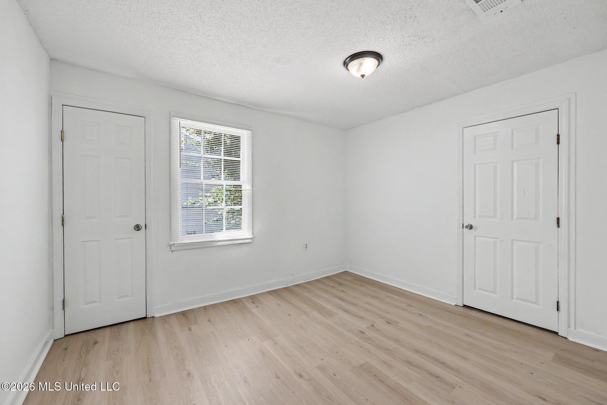 341 East Drive Property Photo 11